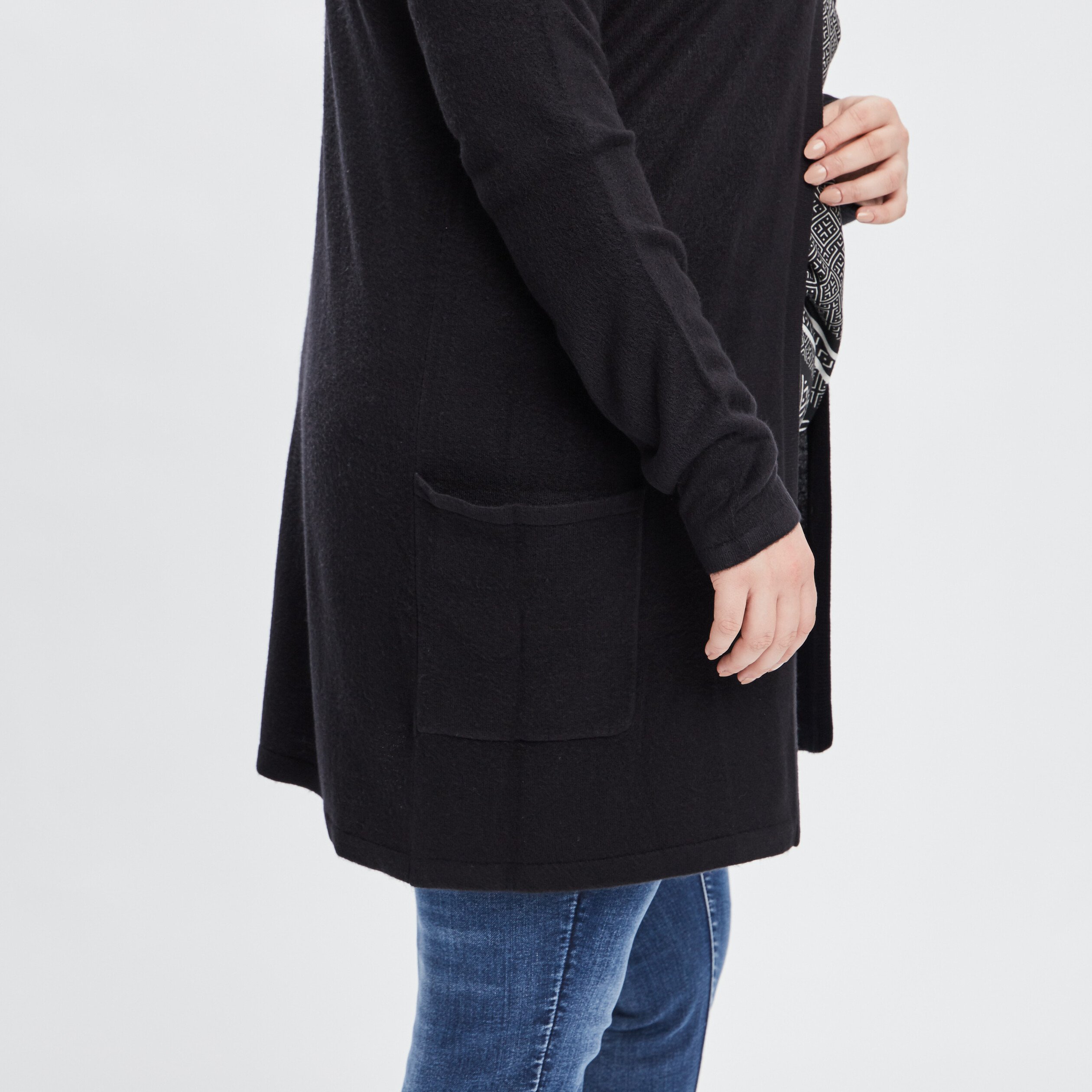 Gilet mi-long avec col en V noir femme grande taille | La Halle