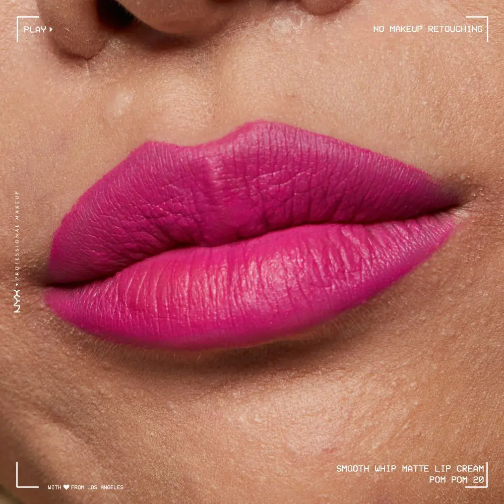 NYX Smooth Whip Matte Lip Cream кармин са пом-пом усне