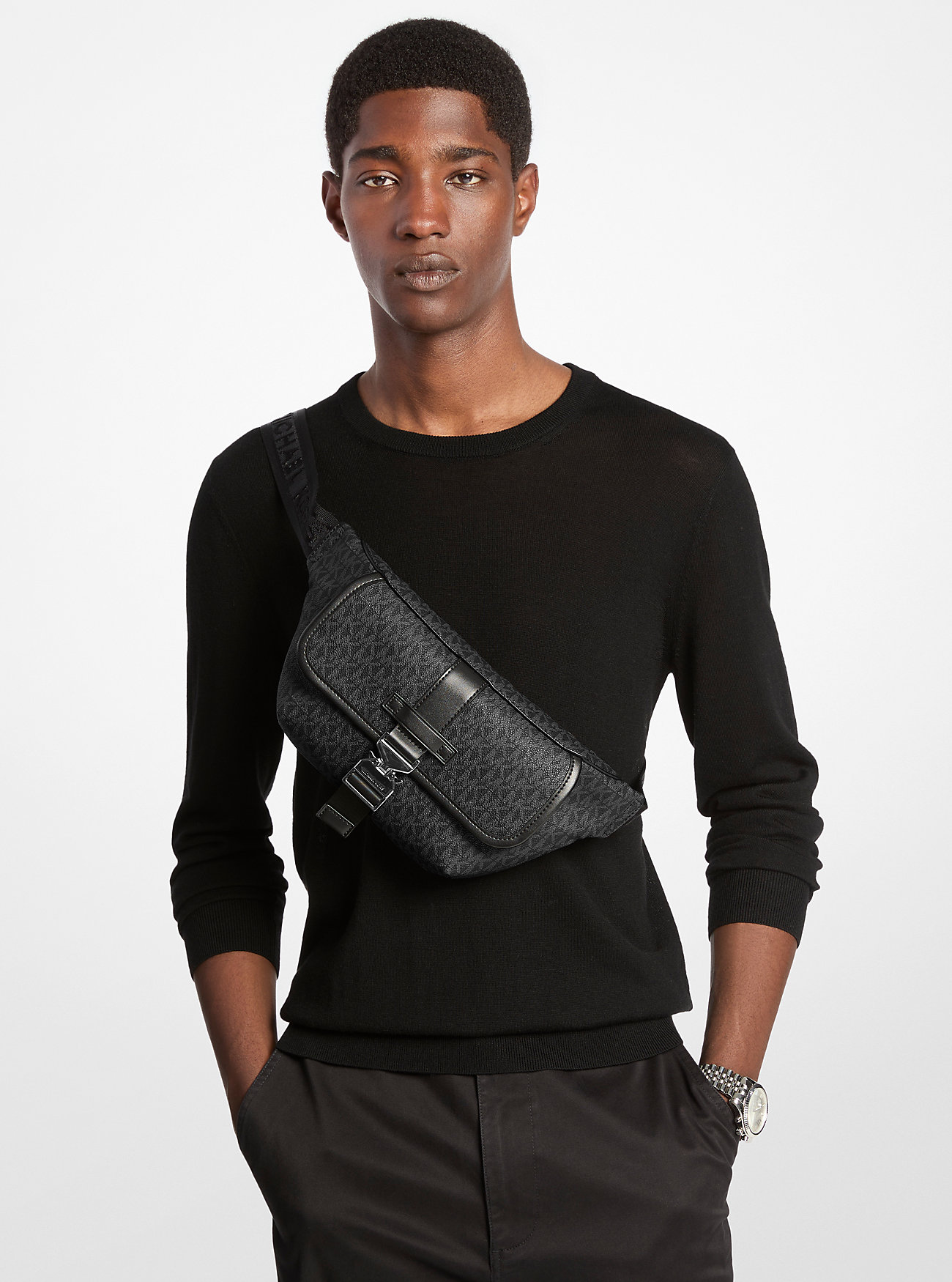 Hudson Signature Logo Sling Bag – SVART