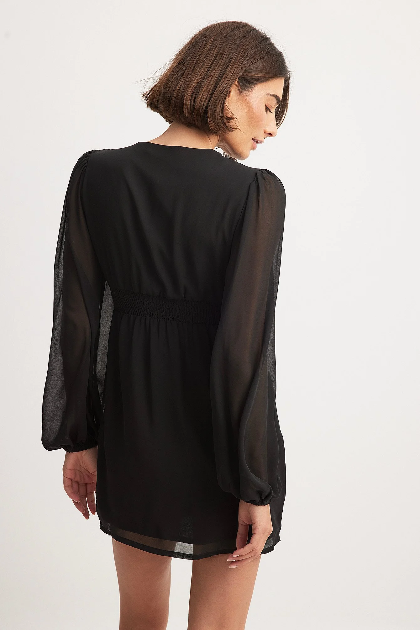Chiffon-Minikleid mit Knöpfen