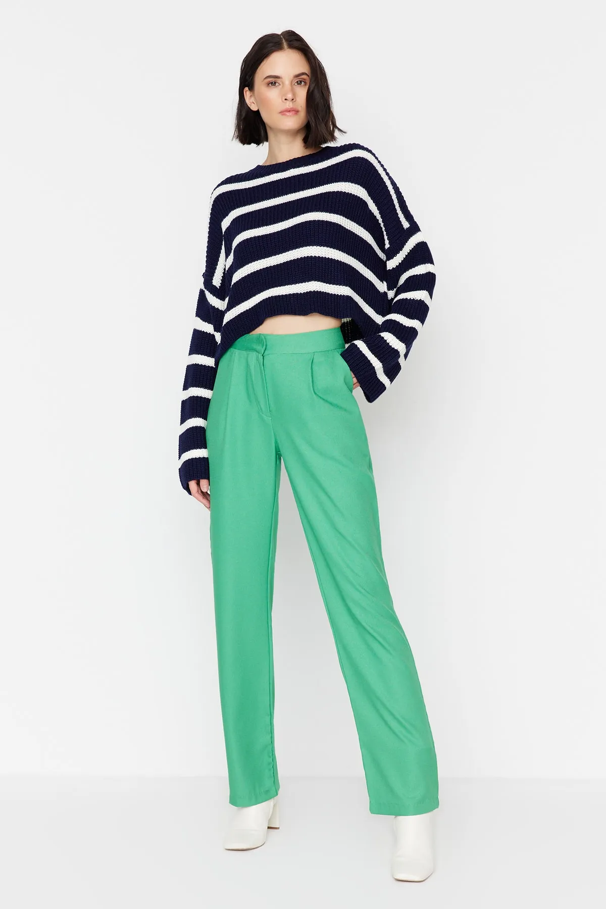 Trendyol Collection  Grüne plissierte Webhose mit weitem Bein TWOSS19WX0017