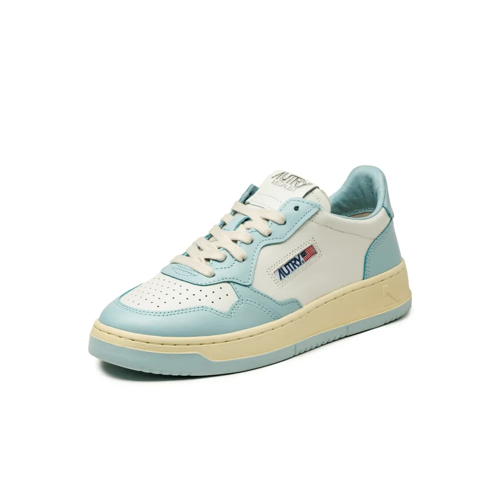 Autry WMNS Medalist LOW AULWWB40 / weiss