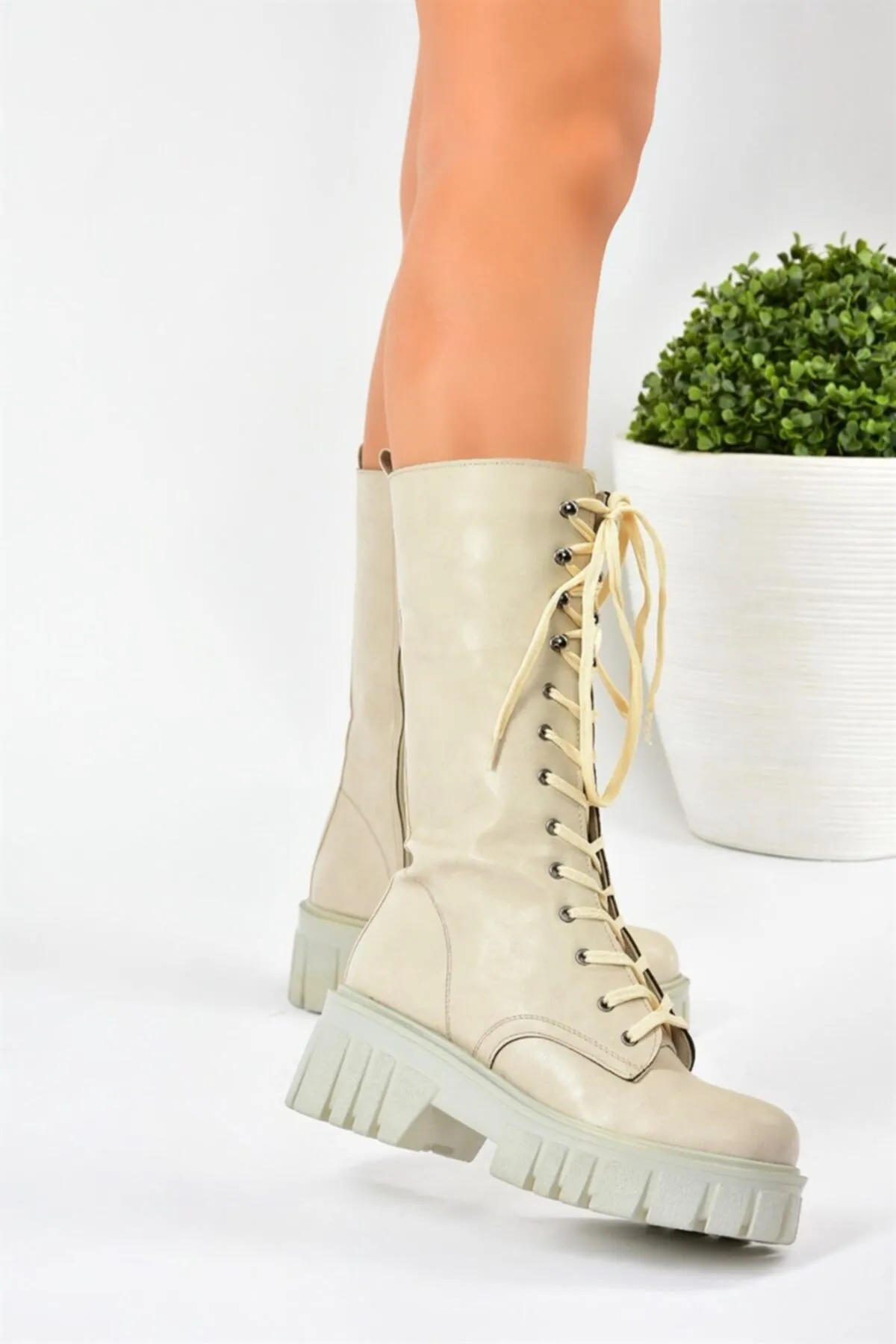 Fox Shoes  Beige Damenstiefel mit dicken Sohlen L996081009