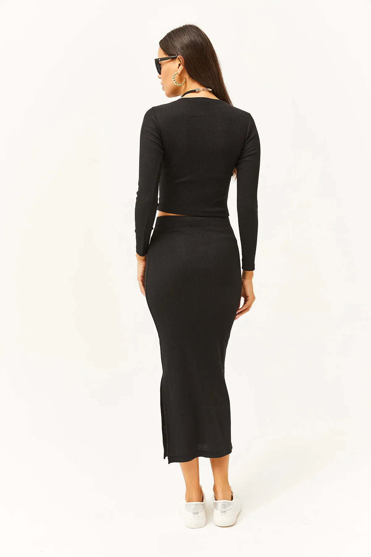 Olalook  Schwarze Bluse mit Rundhalsausschnitt und Schlitzrock aus Lycra für Damen, Anzug TKM-19000225