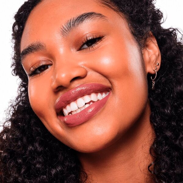 Essence Satin Glow 05 Chai There! Luminous Shine rúzs 3,5 g