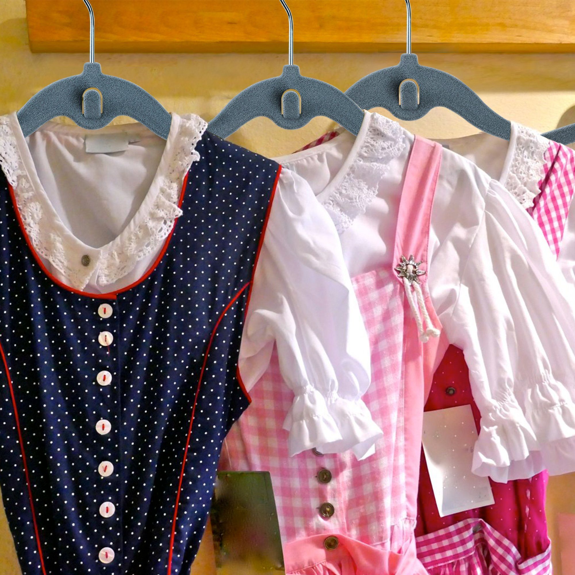 Homewit Mehrfach-Kleiderbügel Kinder Samt Kleiderbügel mit Haken und Kleiderschrank Trenner, (Set, 20-tlg), für Kinderkleidung, Babykleidung, Rock und Hose für Kinder