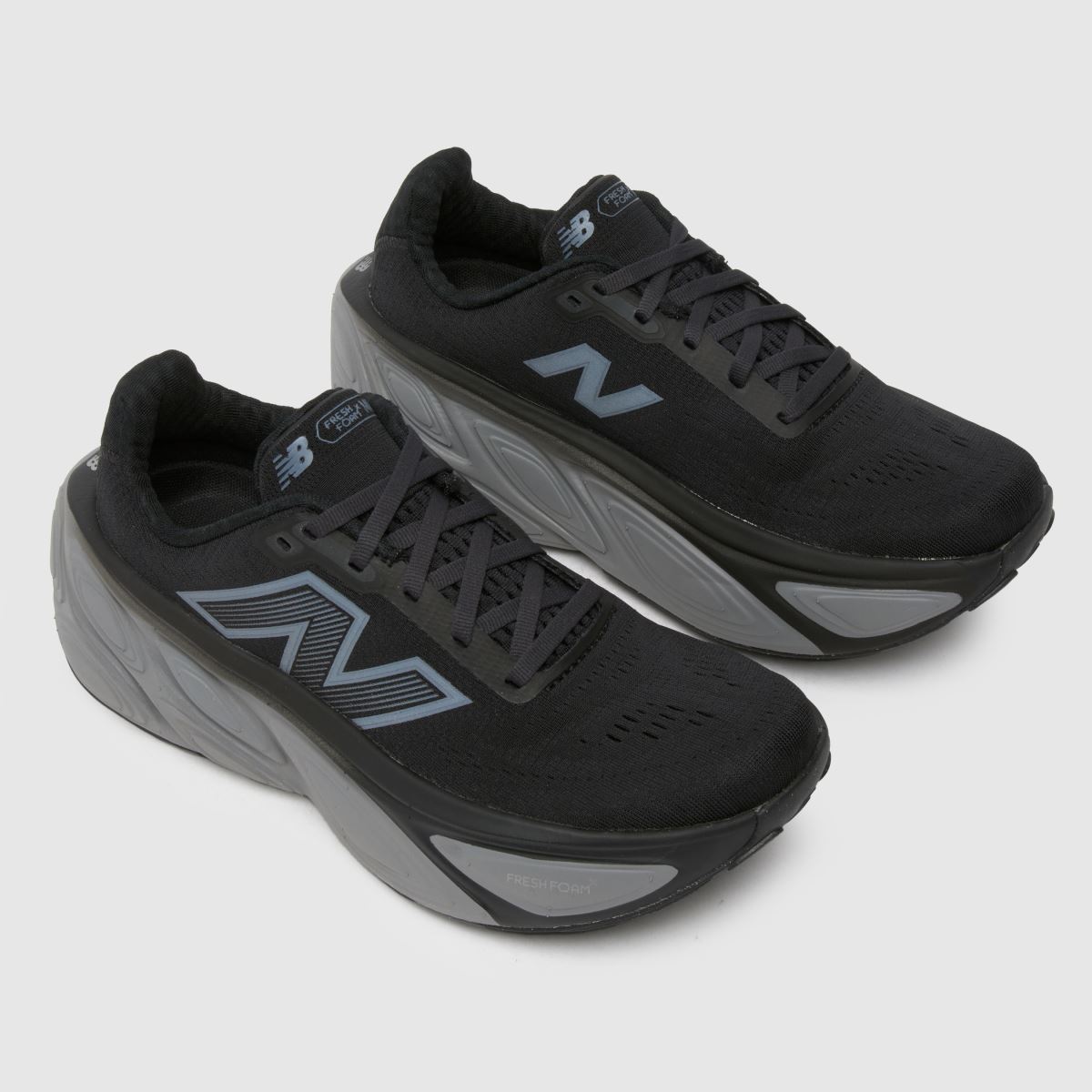 New Balance – Fresh Foam x More V5 – Svarta och gråa träningsskor