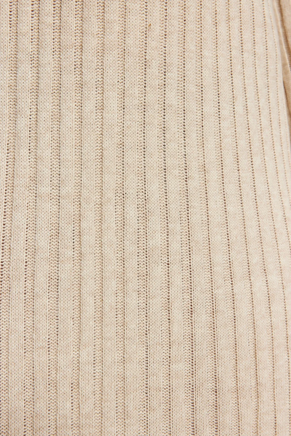 Trendyol Collection  Steinfarbenes Midi-Strickkleid mit V-Ausschnitt TWOAW24EL00066