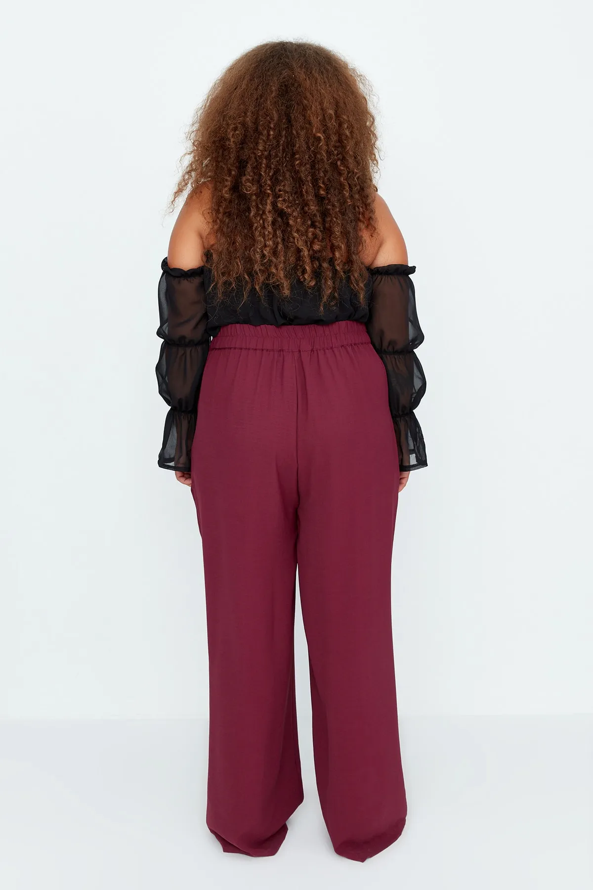 Trendyol Curve  Burgunderrote gewebte Hose mit hoher Taille und Falten TBBSS22PL0448