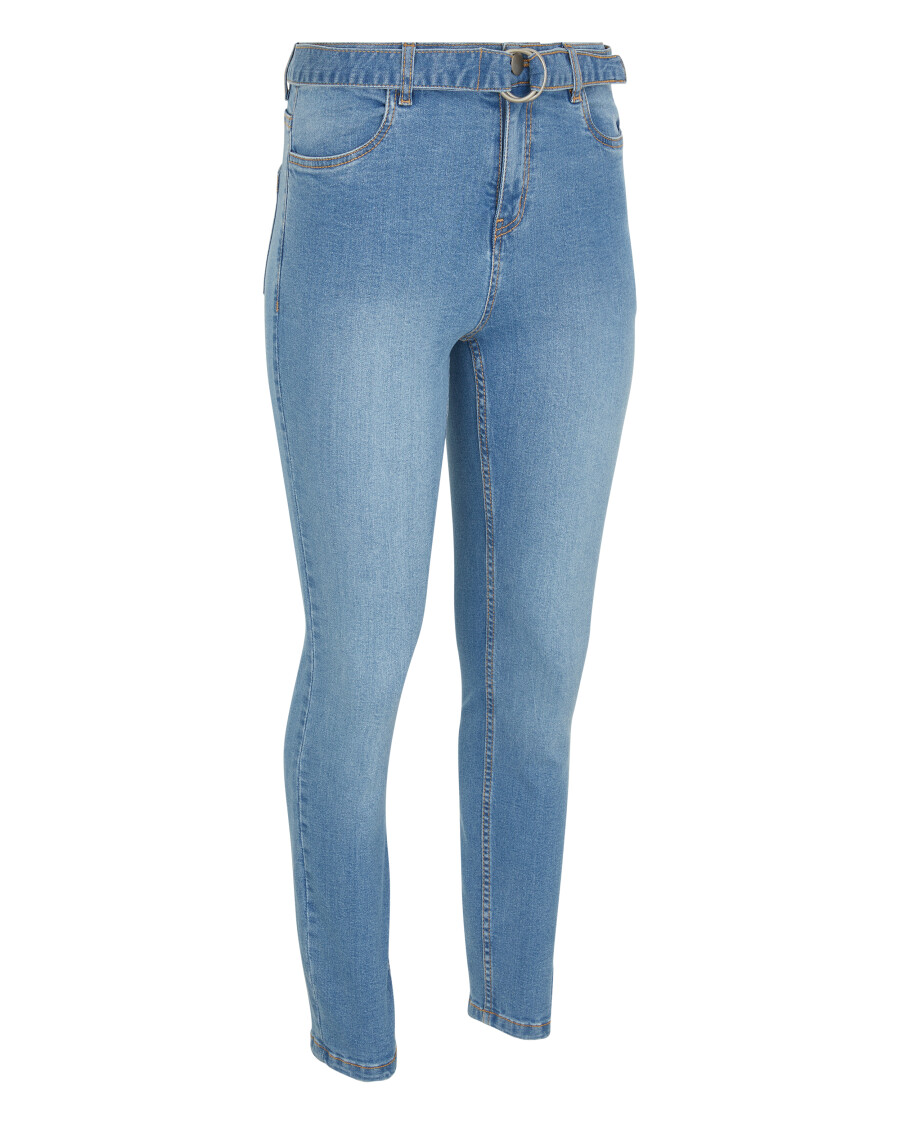 Jeans mit Gürtel