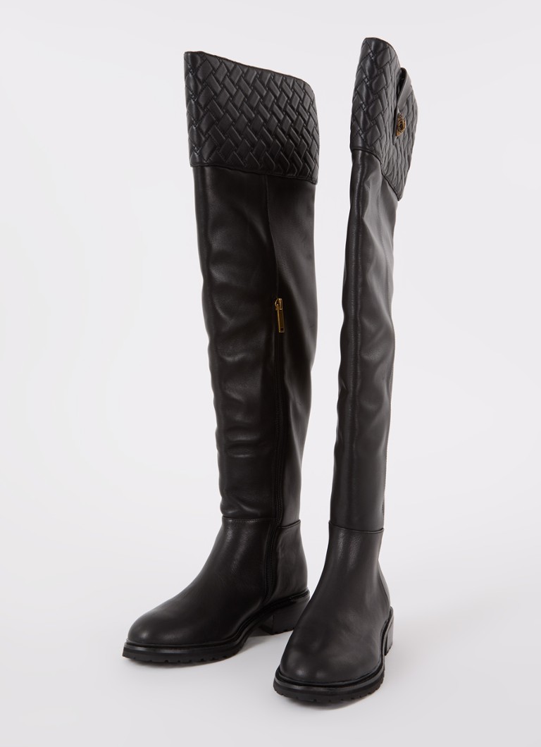 Ghete din piele până la genunchi, de la Kurt Geiger Kensington, cu imprimeu matlasat.