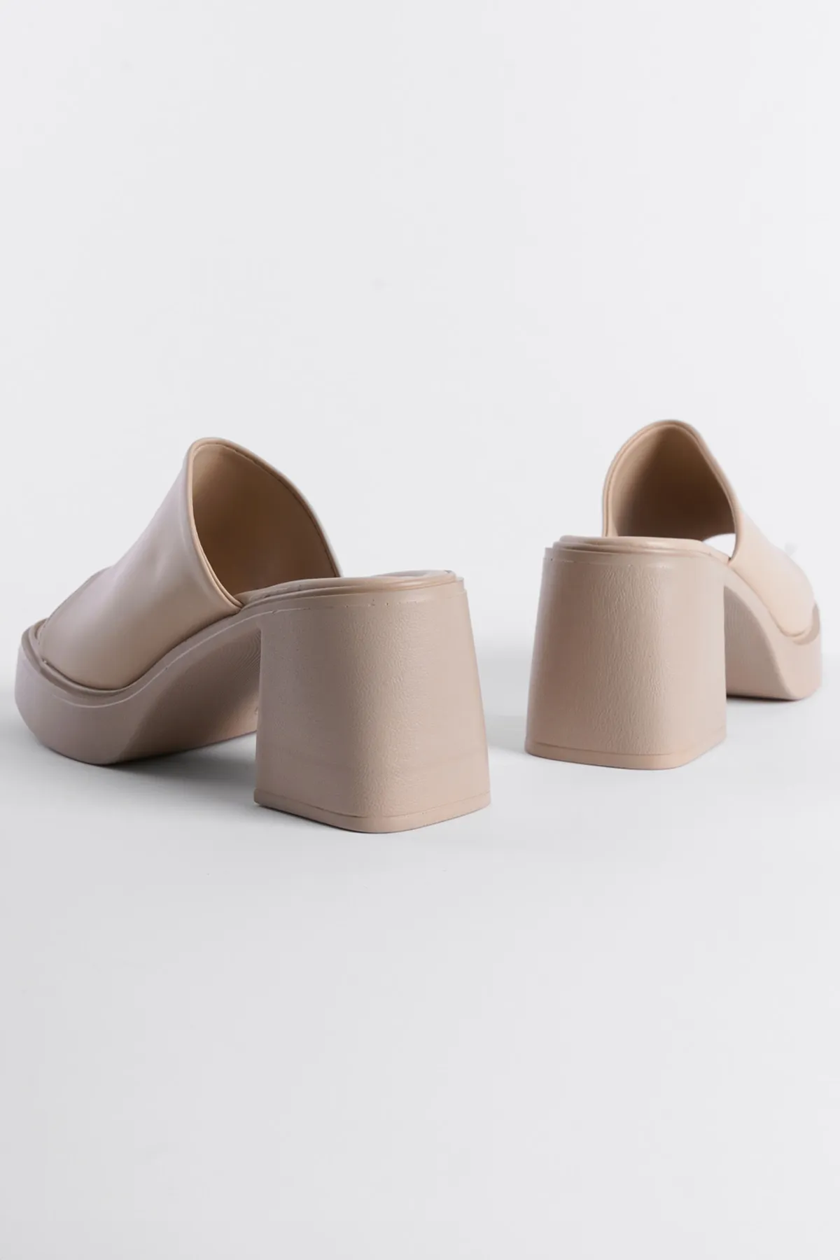 Capone Outfitters  Pantolette - Beige - Plateau Absatz