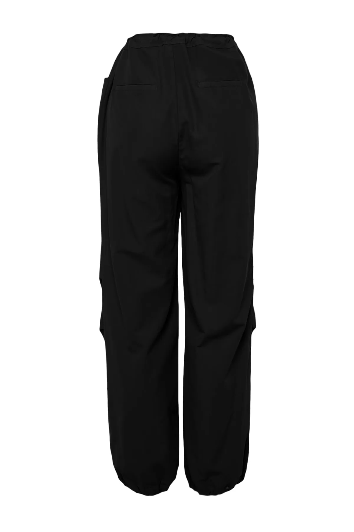 Trendyol Collection  Schwarze Jogger-Hose aus elastischem Webstoff mit normaler Taille TWOSS23PL00158