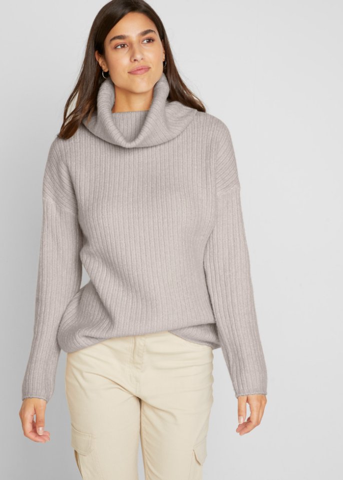 Oversize Pullover mit weitem Kragen