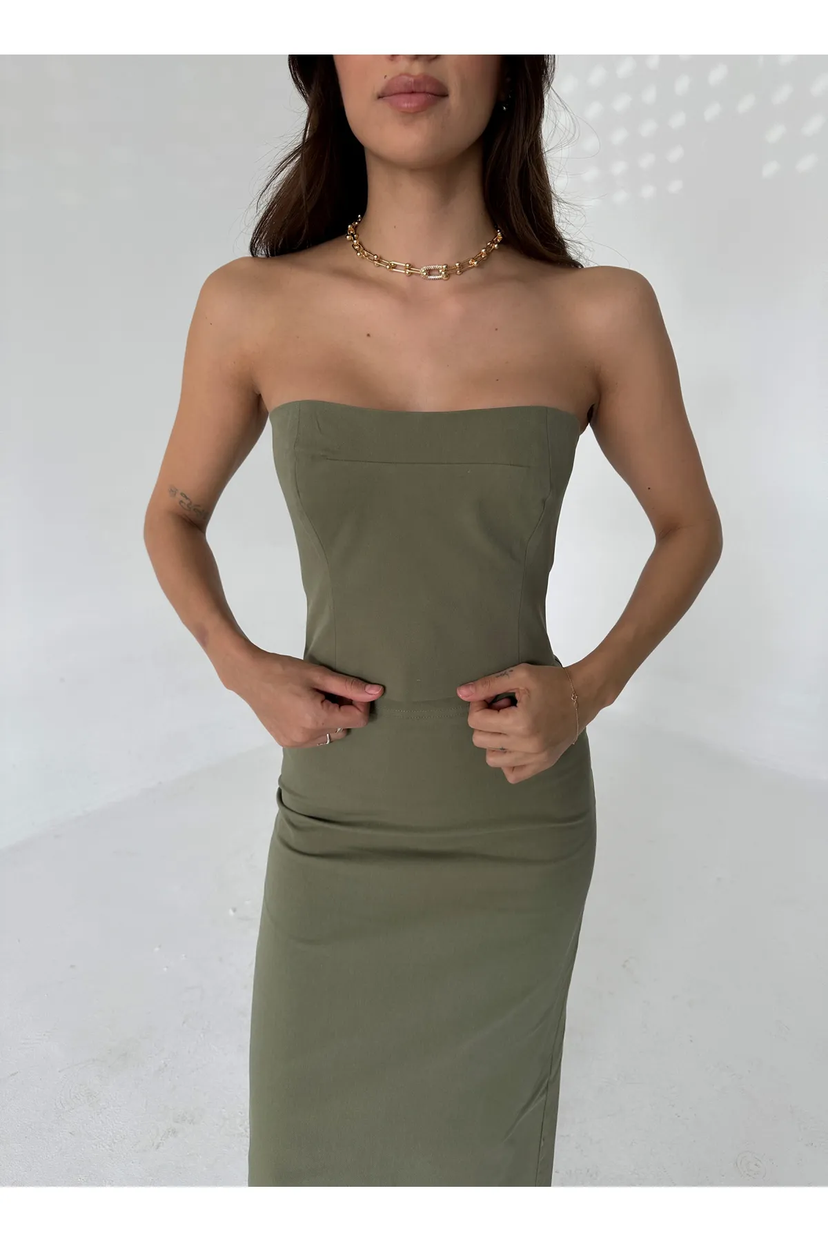 Laluvia  Khakifarbenes Midirock-Bustier-Set mit Reißverschlussdetail auf der Rückseite