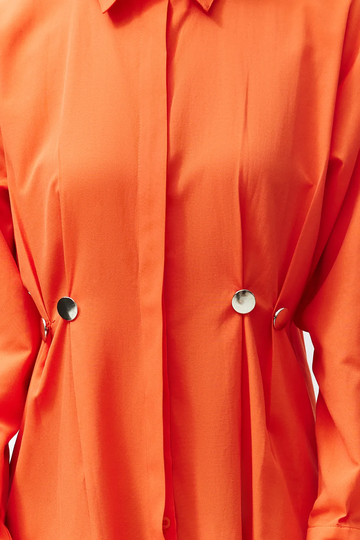 Trendyol Modest  Gefliestes Taillen-Accessoire, detailliertes gewebtes Hemdkleid TCTSS24EB00142