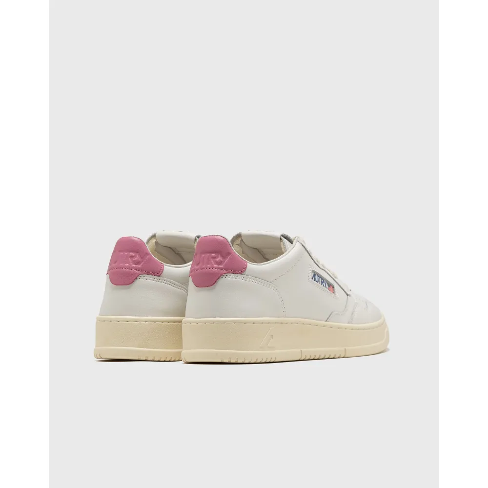 Autry WMNS Medalist LOW AULWLL55 / weiss