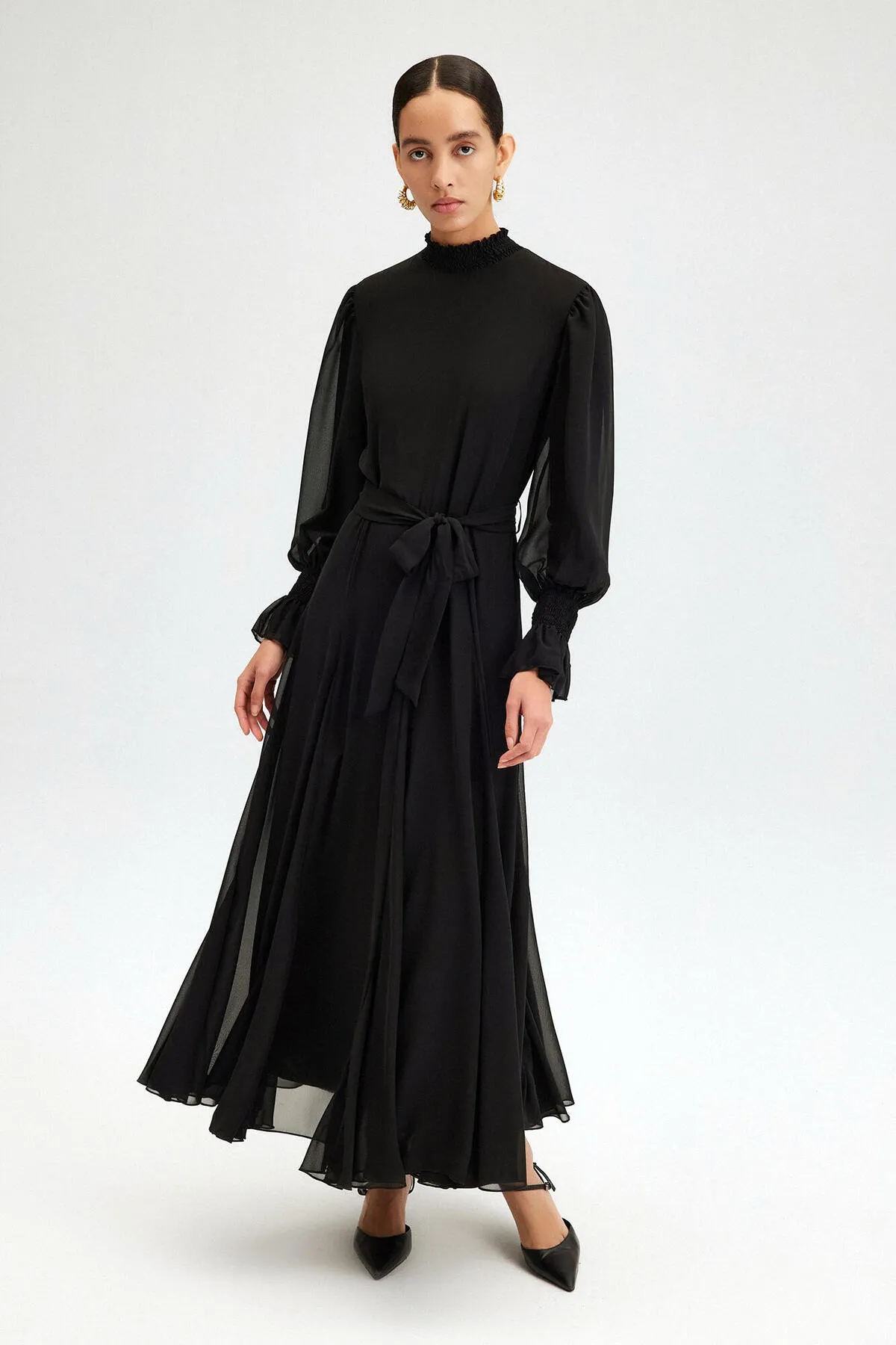 Touché Privé  CHIFFONKLEID MIT STILKRAGEN