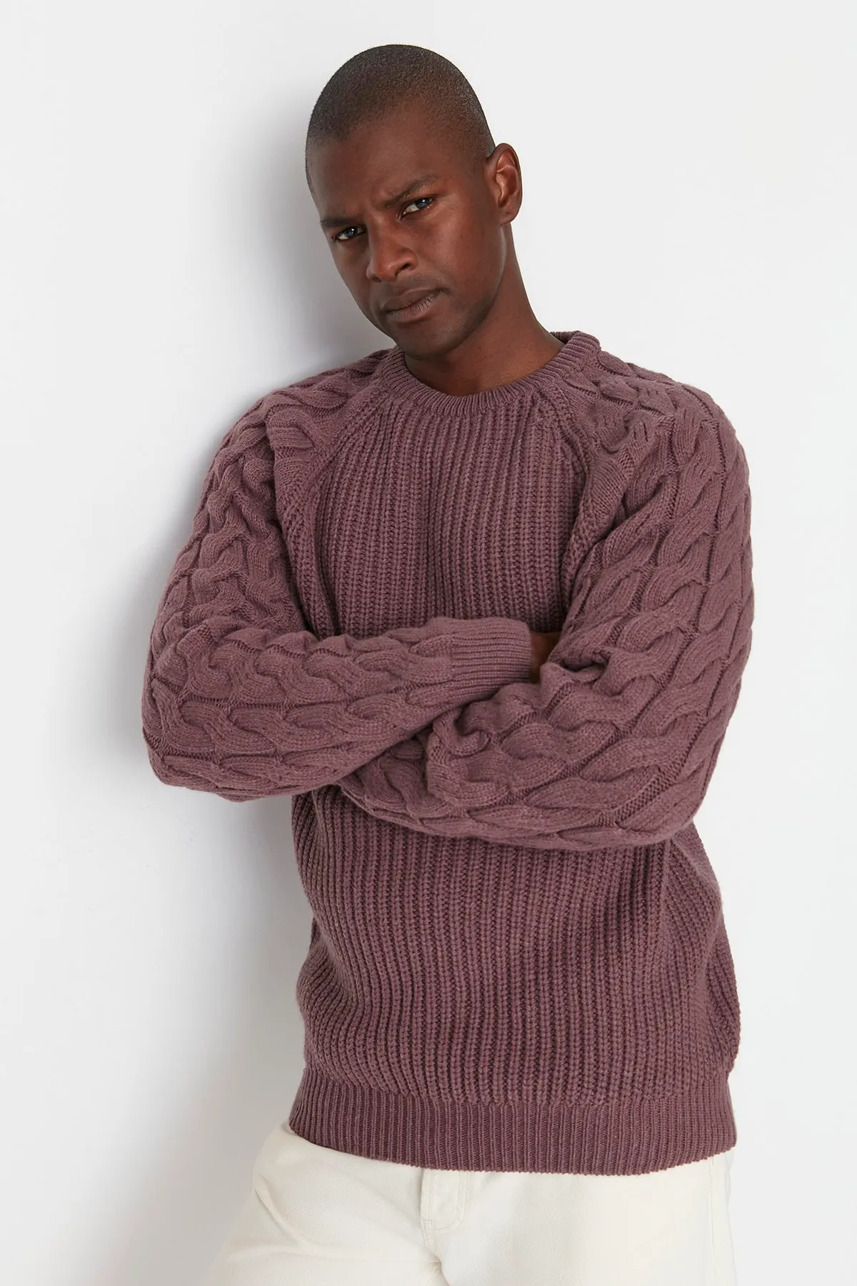 Trendyol Collection  Dried Rose Regular Fit Rundhals-Haarstrickpullover mit detailliertem Strickmuster TMNAW22KZ2059