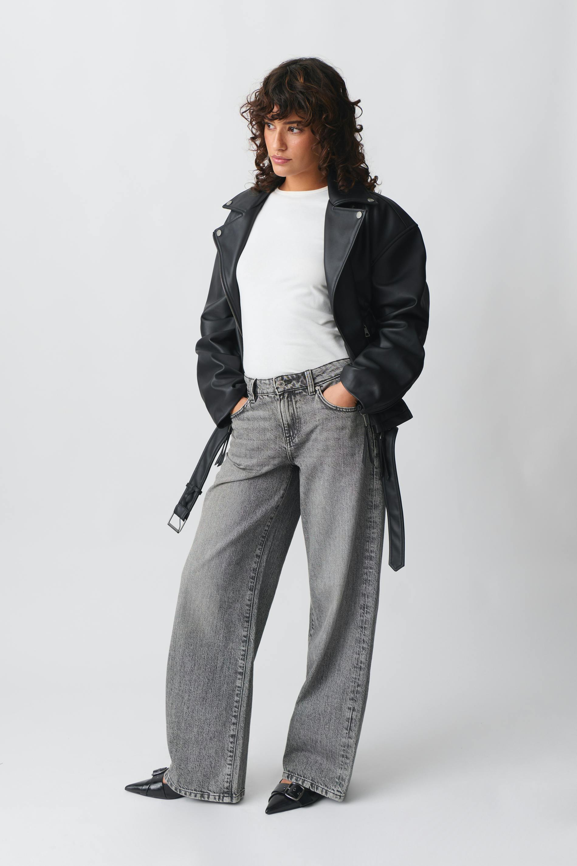 Low wide jeans