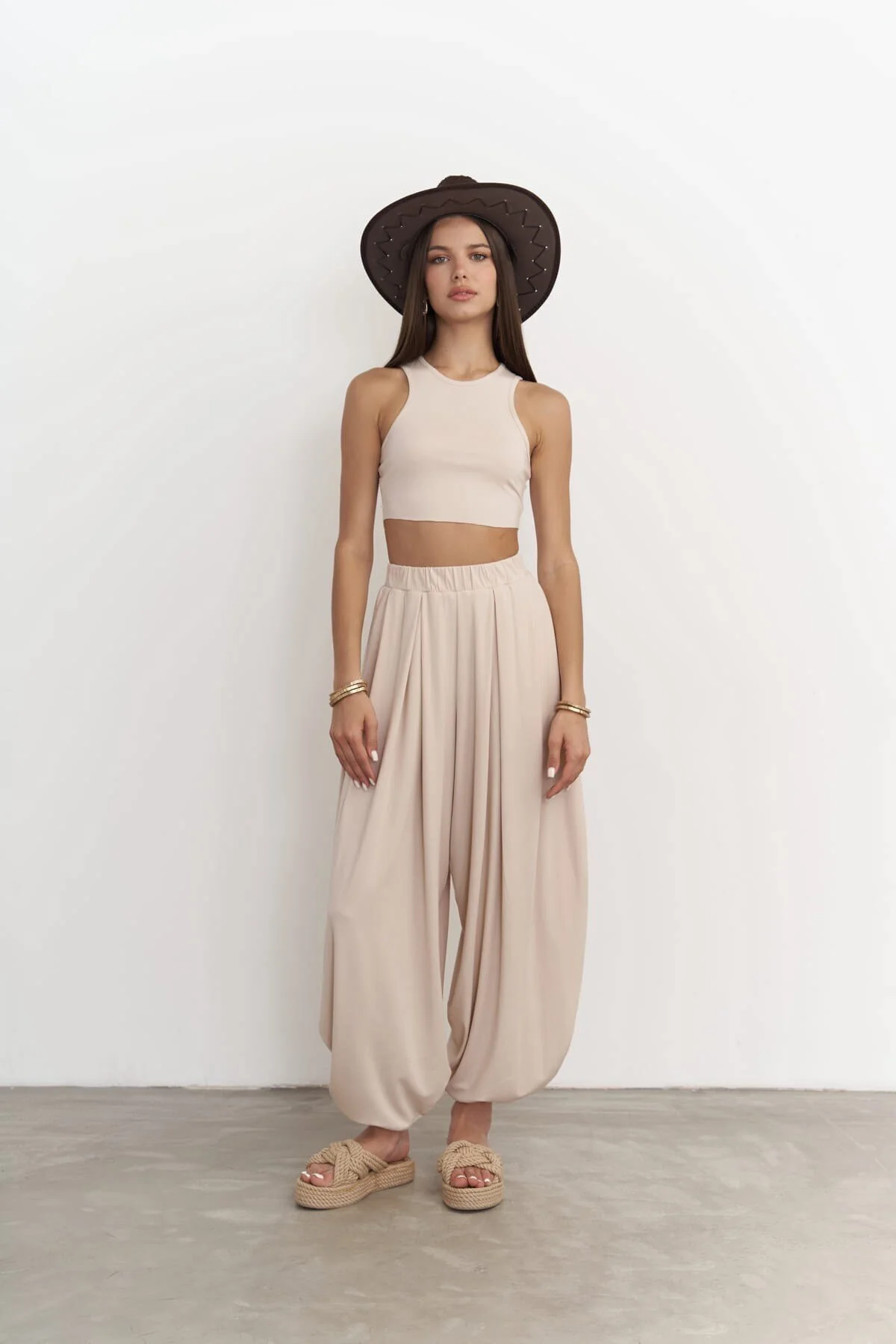 MAİ COLLECTİON  Casey Beiges Set mit verkürzter Hose