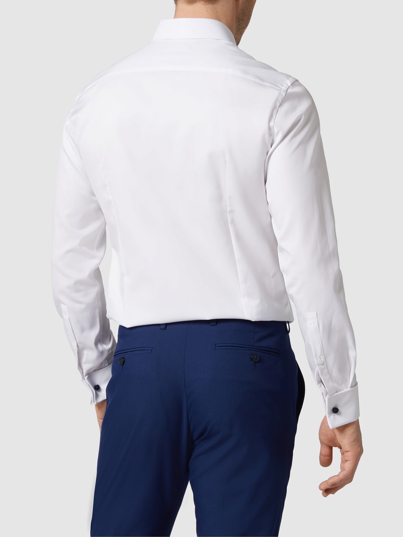 Slim Fit Business-Hemd mit Kentkragen in weiß