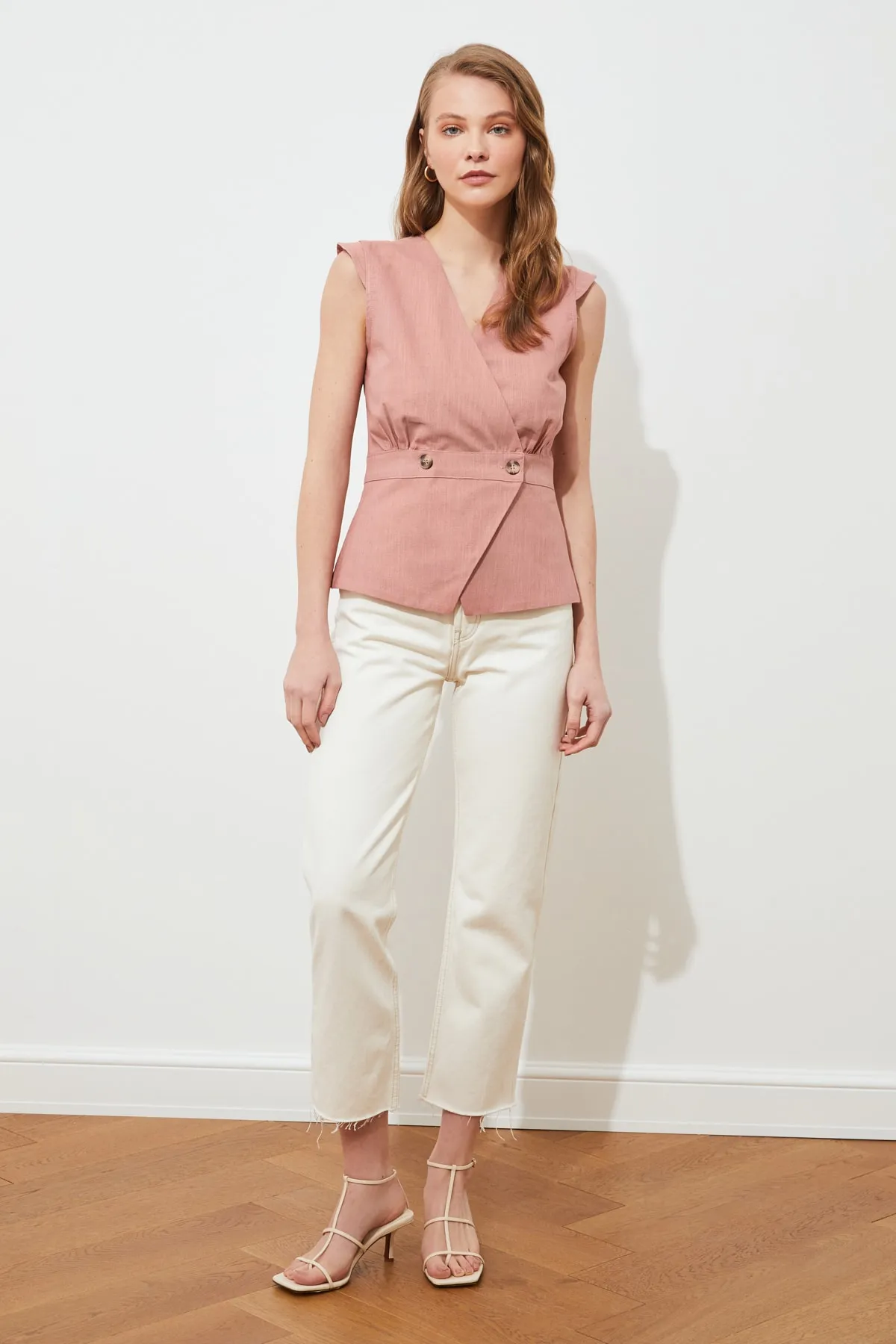 Trendyol Collection  Dusty Rose Woven Bone Button Detailierte zweireihige gewebte Bluse TWOSS20BZ0707