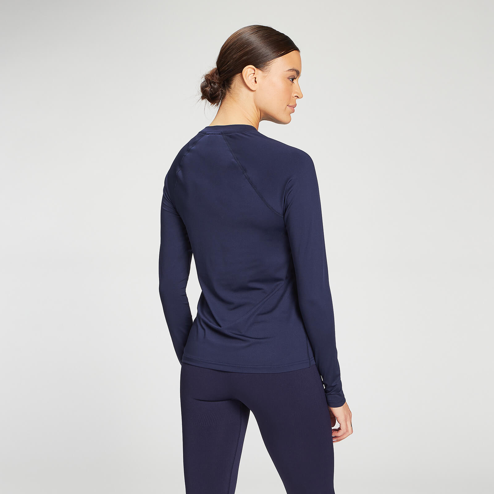 Haut d’entraînement à manches longues coupe slim MP Essentials pour femmes – Bleu marine
