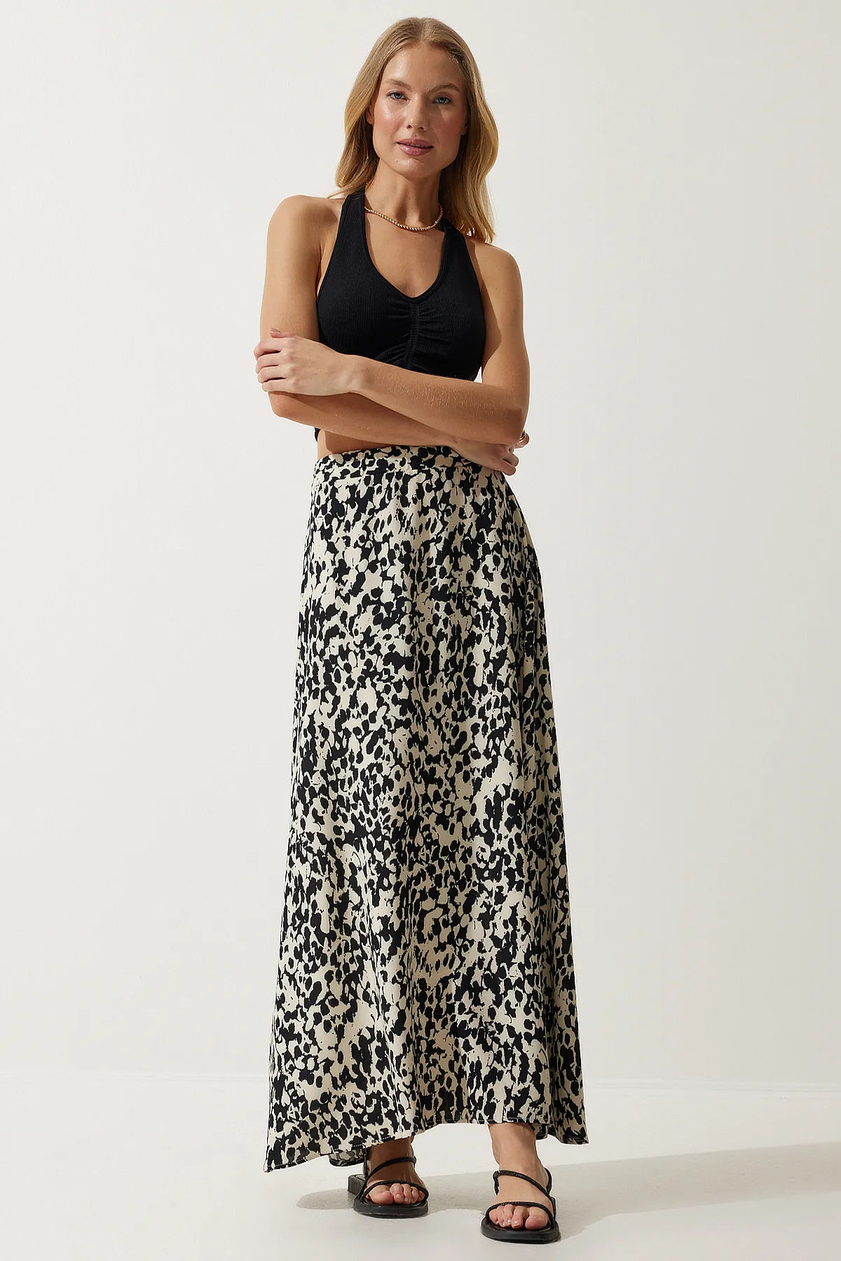 Happiness İstanbul  Creme-schwarz gemusterter langer Viskoserock für Damen DD01302