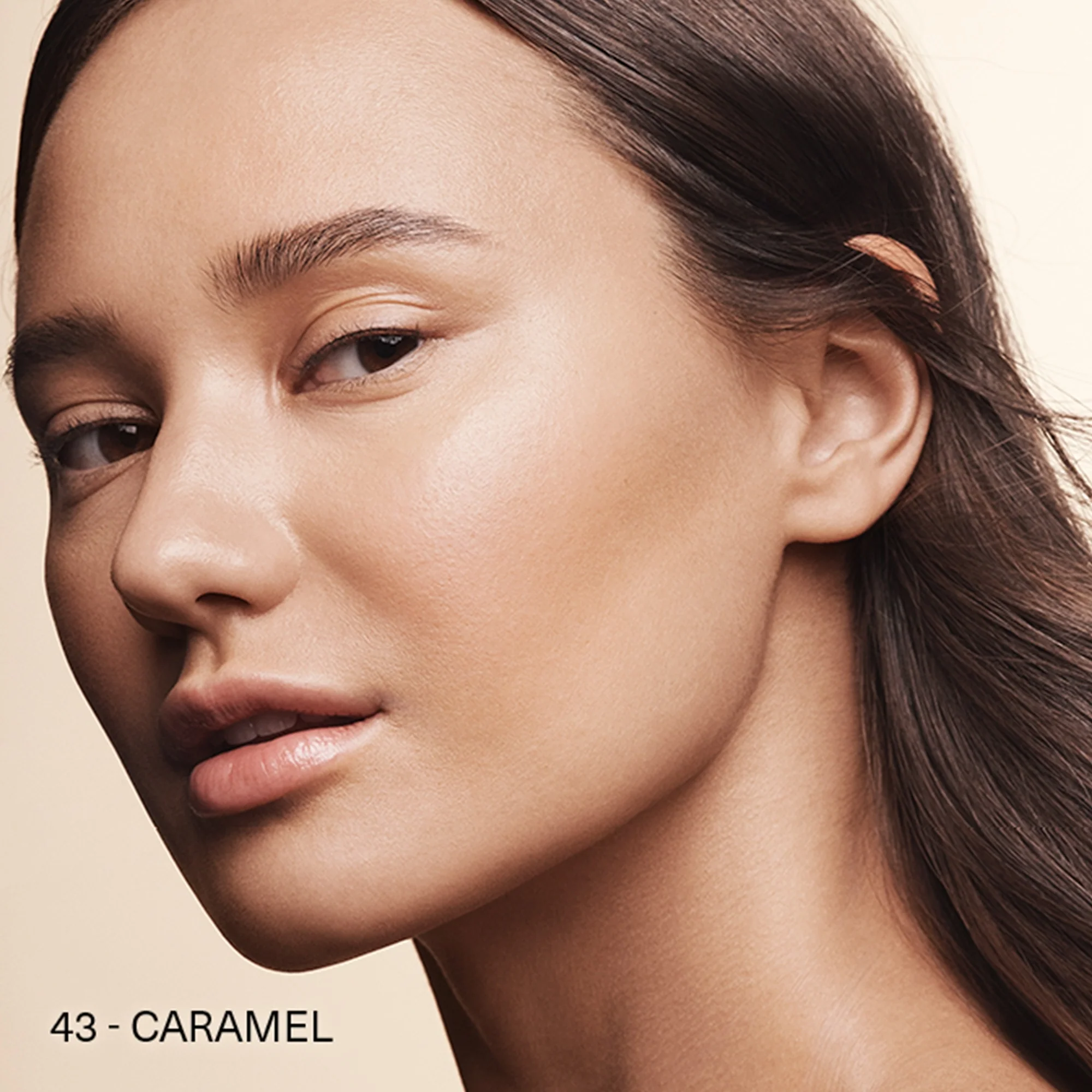 Kompaktný púdrový podklad Skincolor Soft Powder Foundation - Kompaktný podklad