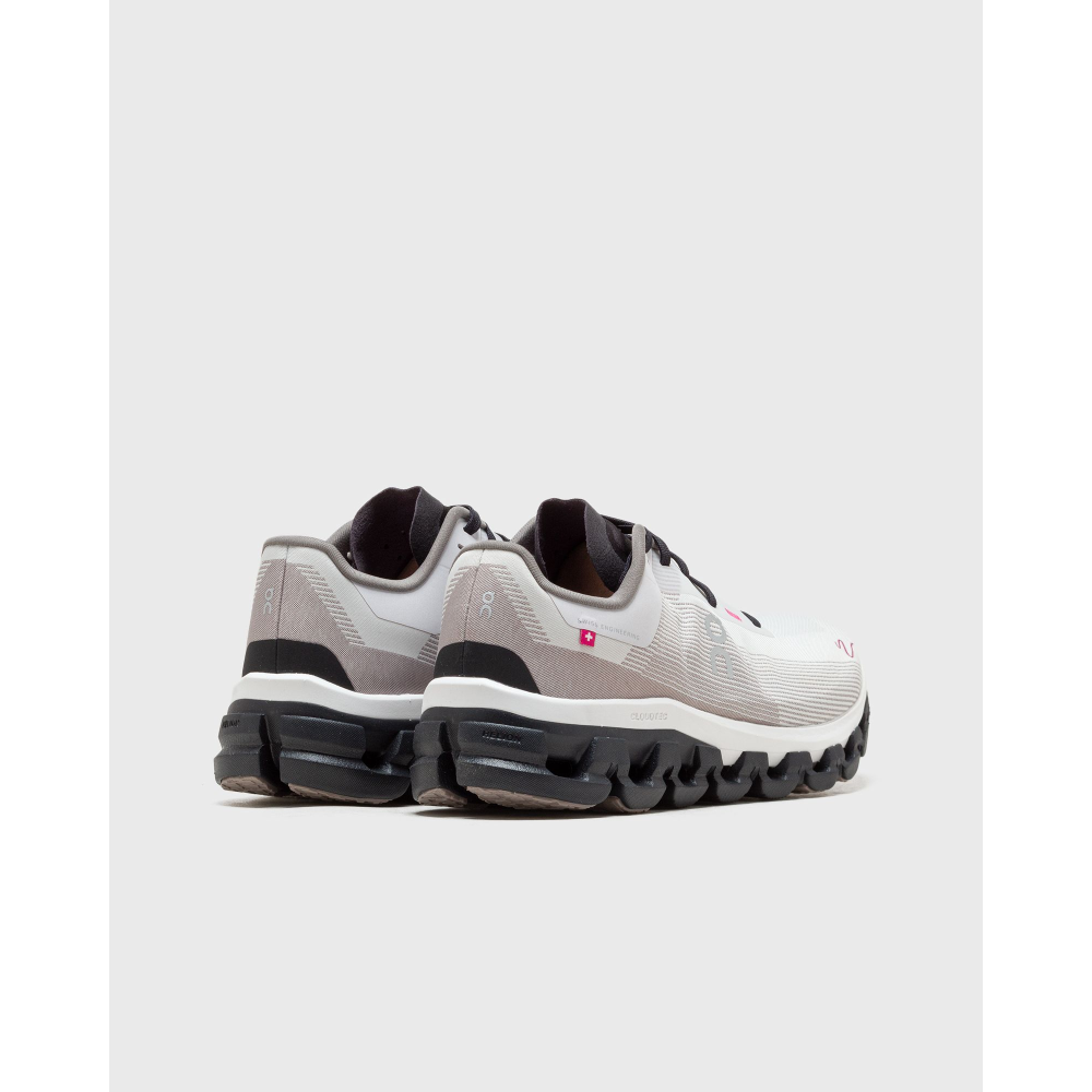 ON WMNS Cloudflow Distance 3WD30320462 / weiss