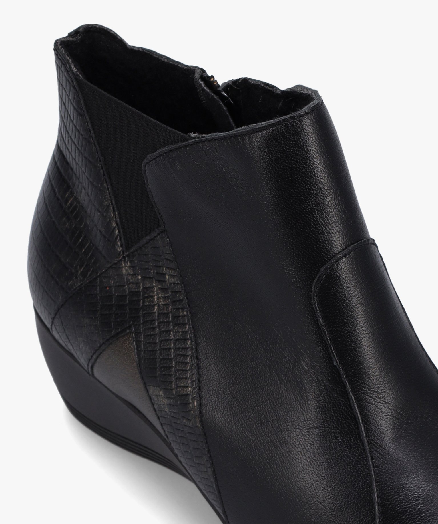 Boots femme confort dessus cuir à talon compensé noir | GEMO