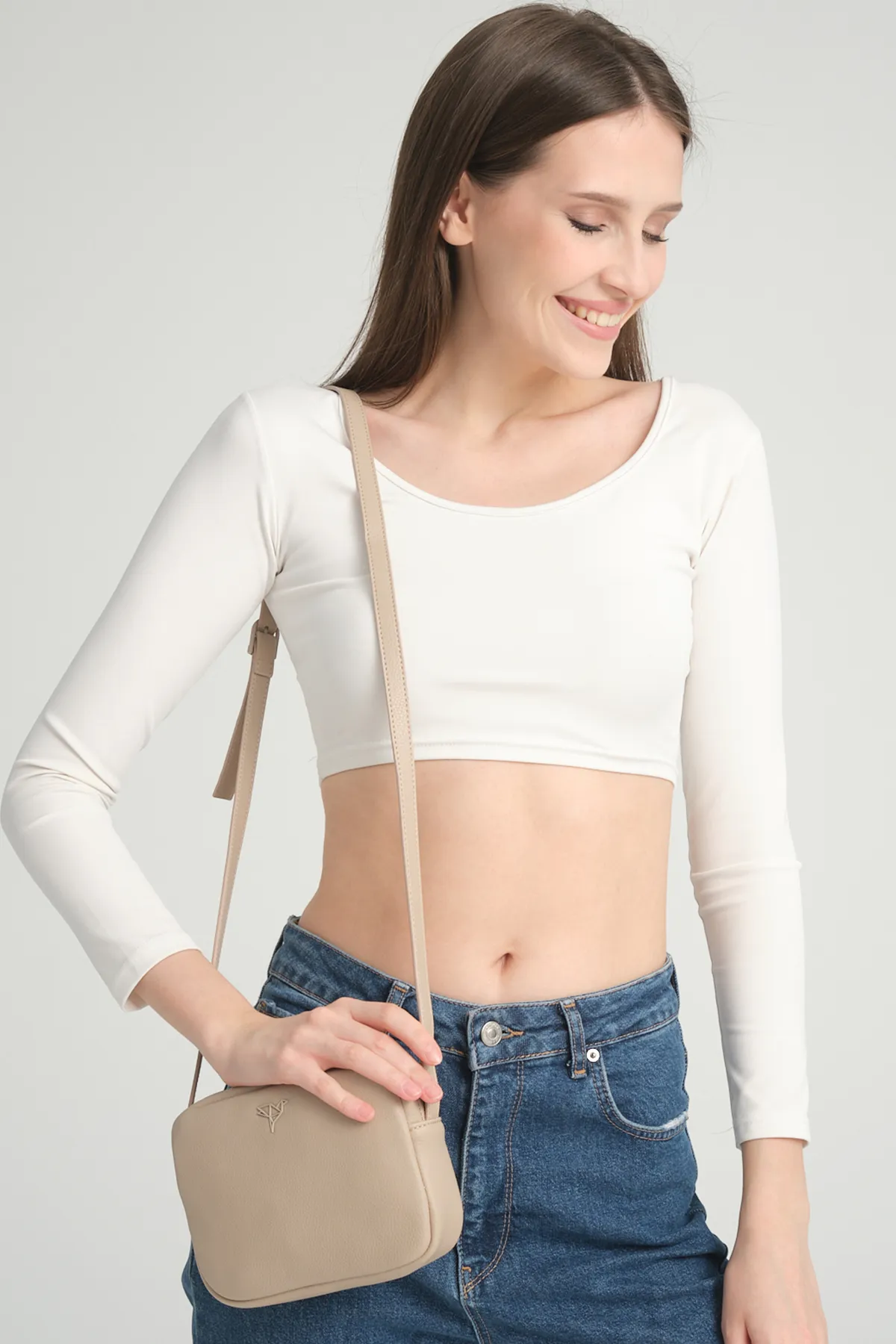 Garbalia  Damen-Minitasche Liberty Beige Creme mit verstellbarem Schultergurt mit Kreuzgriff und Reißverschluss