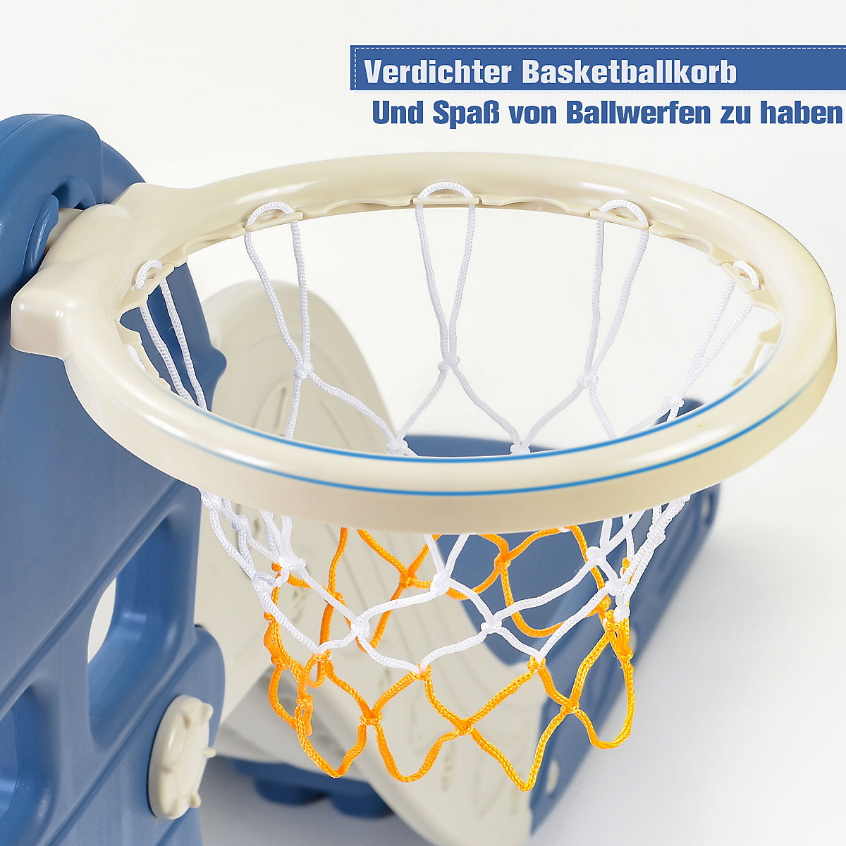 Rutsche mit Schaukeln, Basketballkorb und Fußballtor