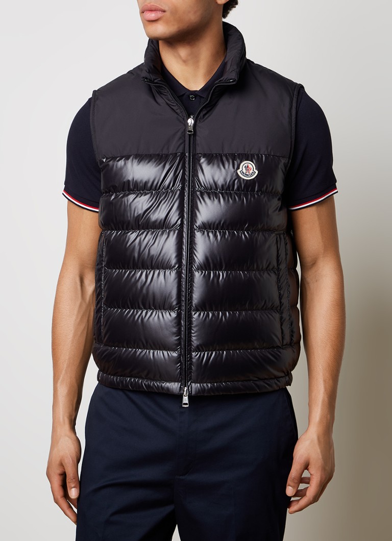 Colete acolchoado Moncler Cerces com enchimento de plumas e logotipo.