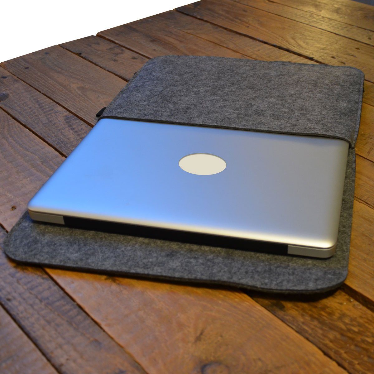 DuneDesign Tablettasche 13.3'' Filz Laptop-Tasche 35x24 cm Tablet Hülle, MacBook Pro Air iPad Net Grau