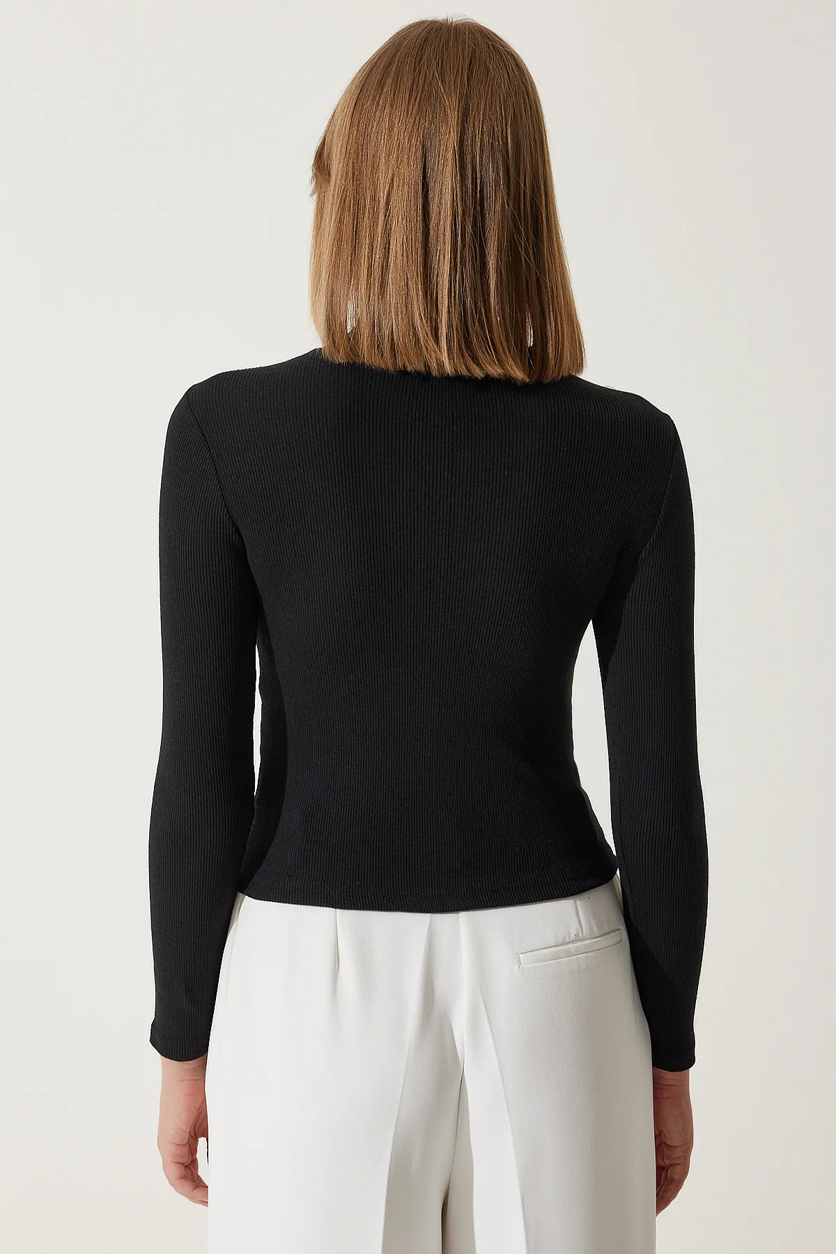 Happiness İstanbul  Schwarze gerippte Strickbluse mit Ausschnitten und Details für Damen GT00065