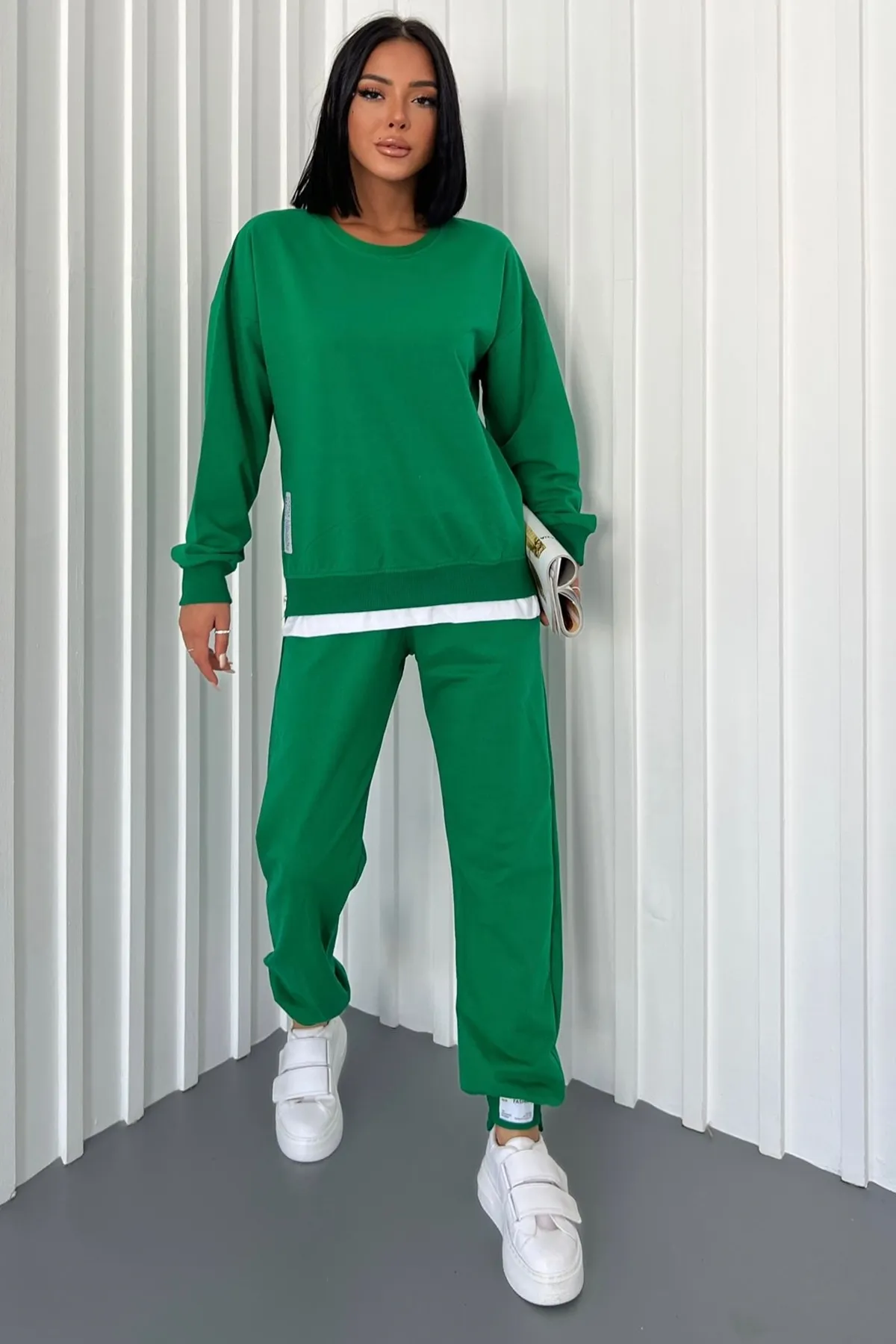 lovebox  Zweifädiger Baumwollstoff, Garni mit seitlichem Reißverschluss und Beindetail, langärmeliger grüner Trainingsanzug 300