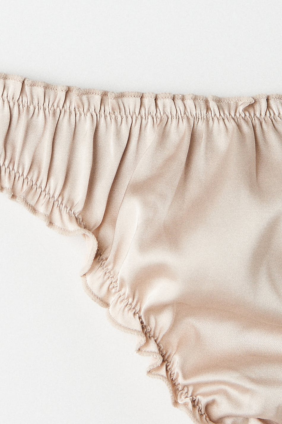 Eva satin string