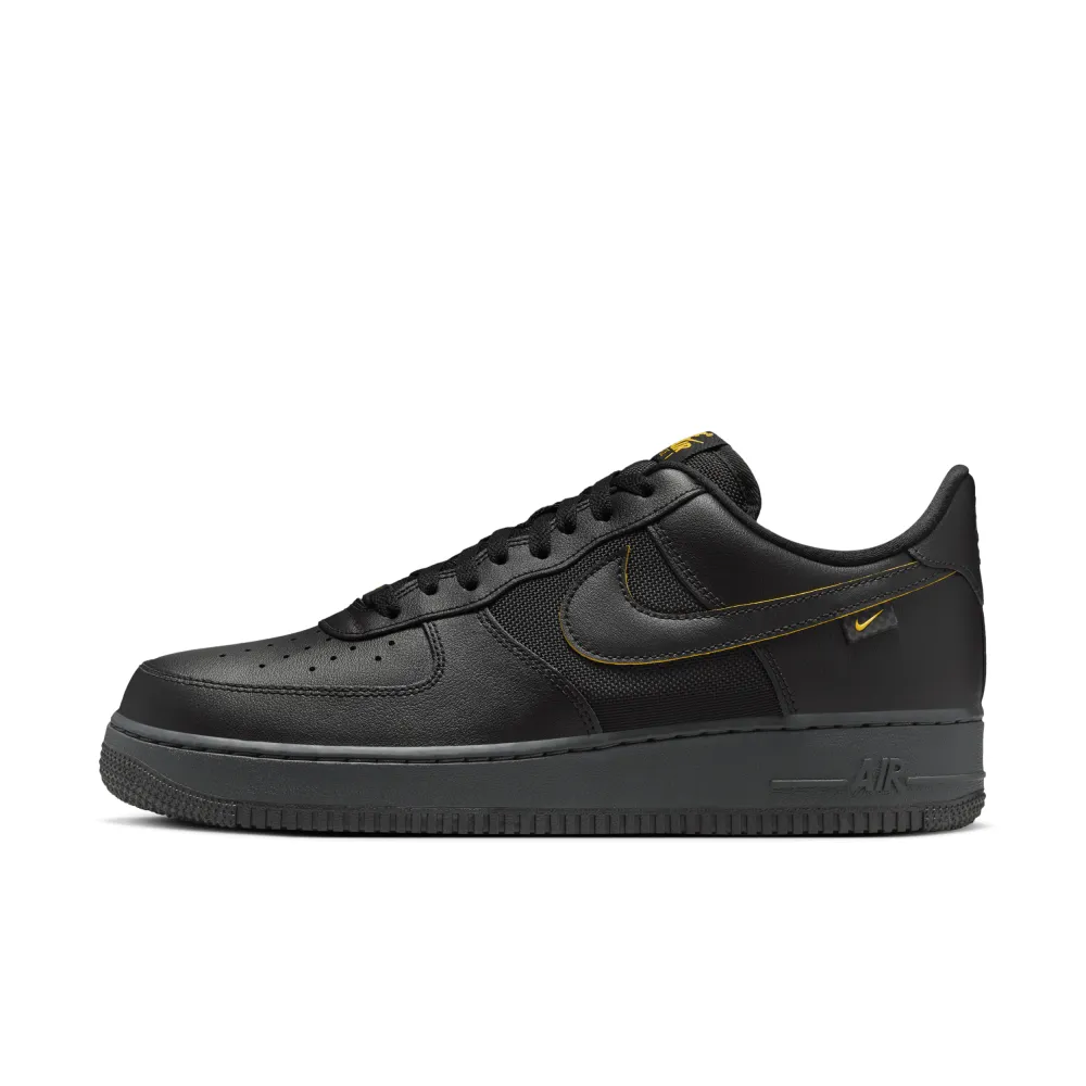 Nike Air Force 1 07 FZ4617-001 / schwarz