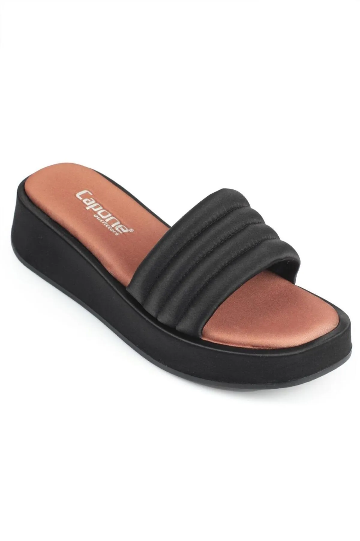 Capone Outfitters  Capone Damen-Hausschuhe aus bequemem Satin mit flachem Absatz und einem Riemen
