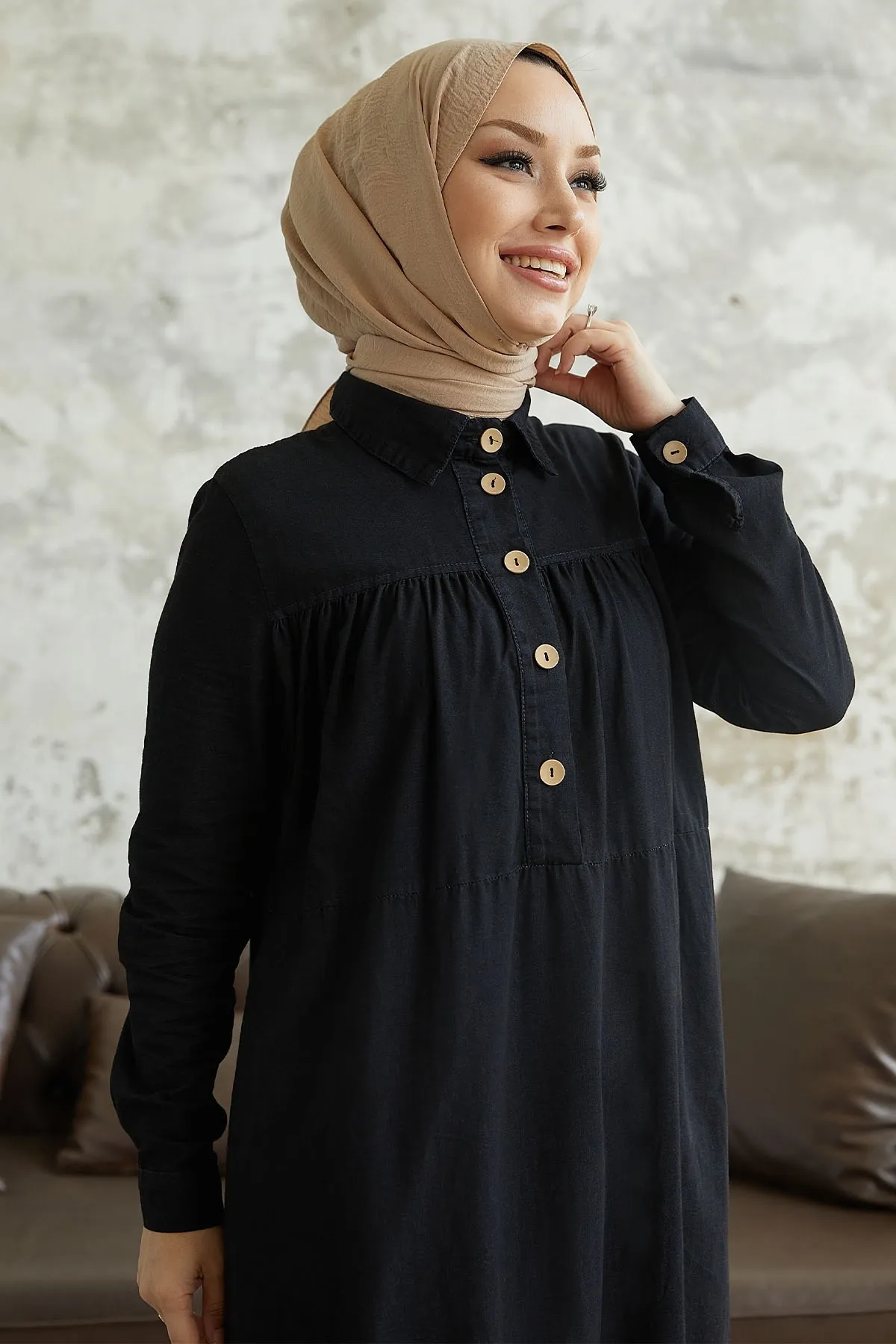 InStyle  Mandes Lockeres Jeanskleid mit Robe und Rüschen – Schwarz