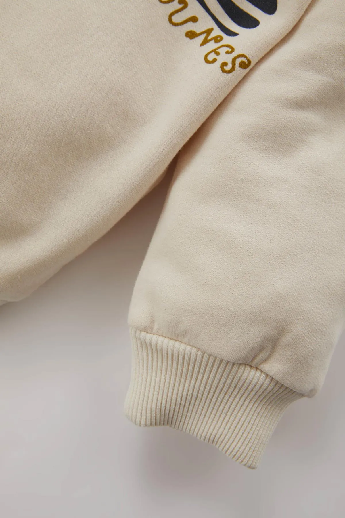 DeFacto  Weiches, flauschiges Sweatshirt mit Rundhalsausschnitt für Babys
