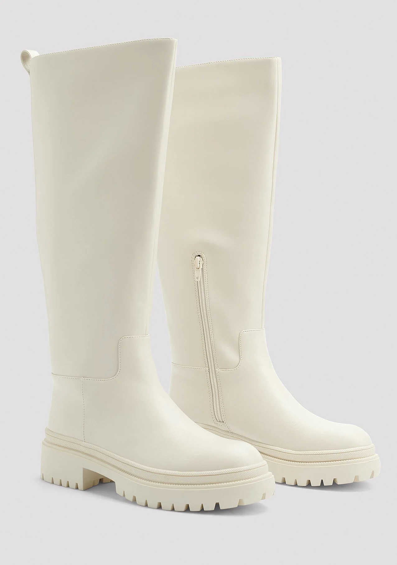 Schaft-Stiefel mit Profil-Sohle