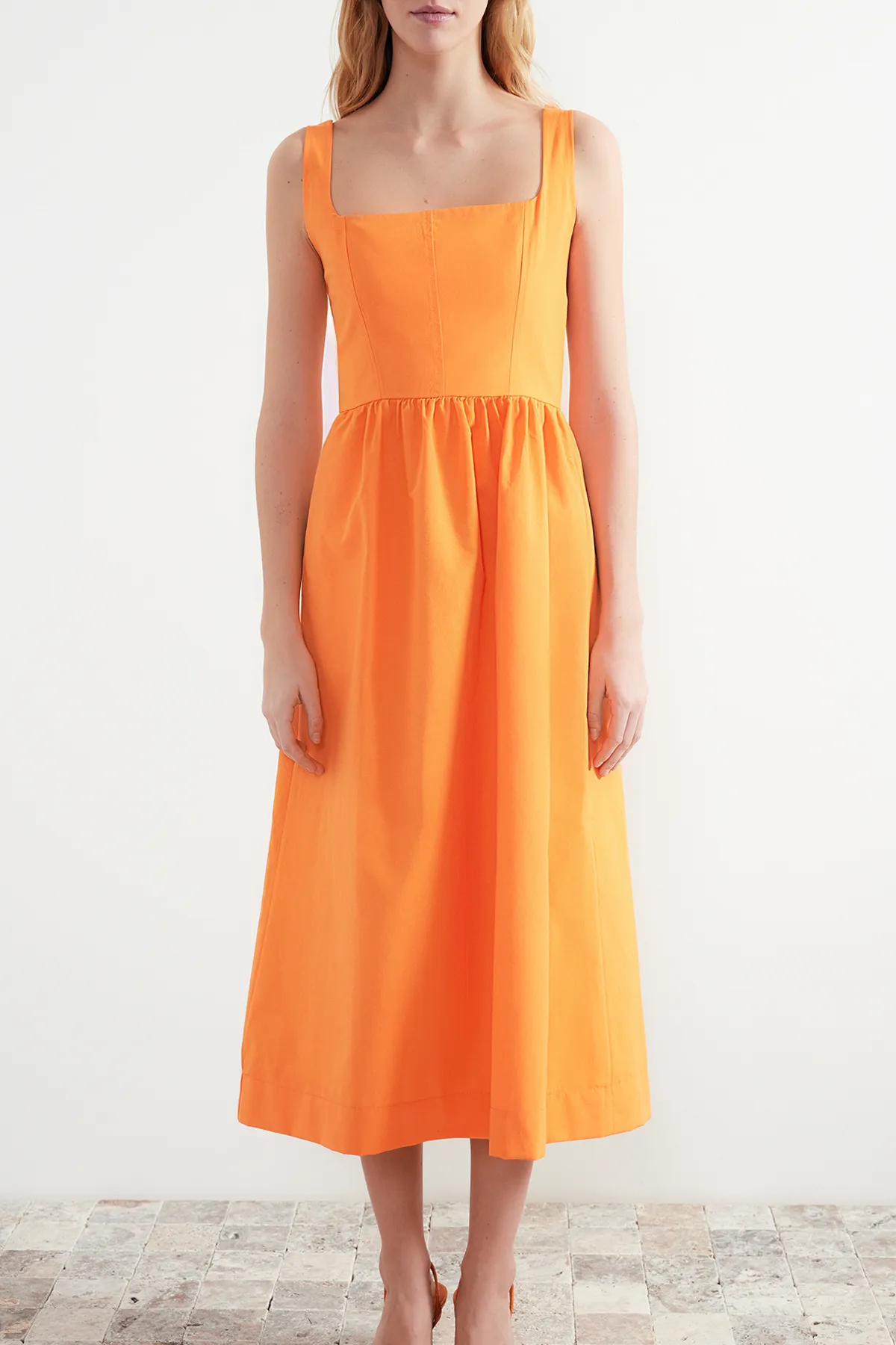 Trendyol Collection  Orangefarbenes Midi-Korsett-Webkleid mit Nähdetail TWOSS24EL00038