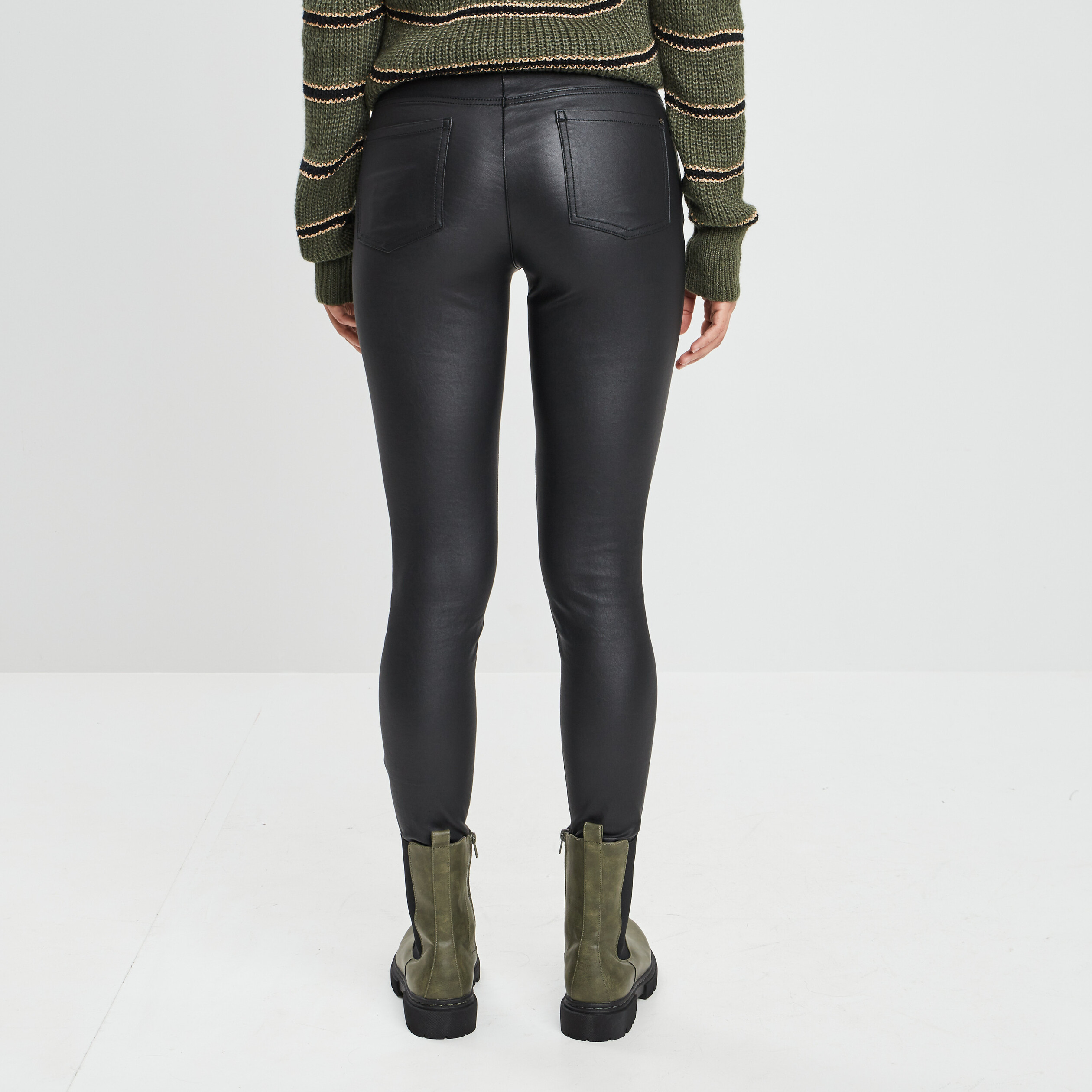 Pantalon skinny enduit noir femme | La Halle