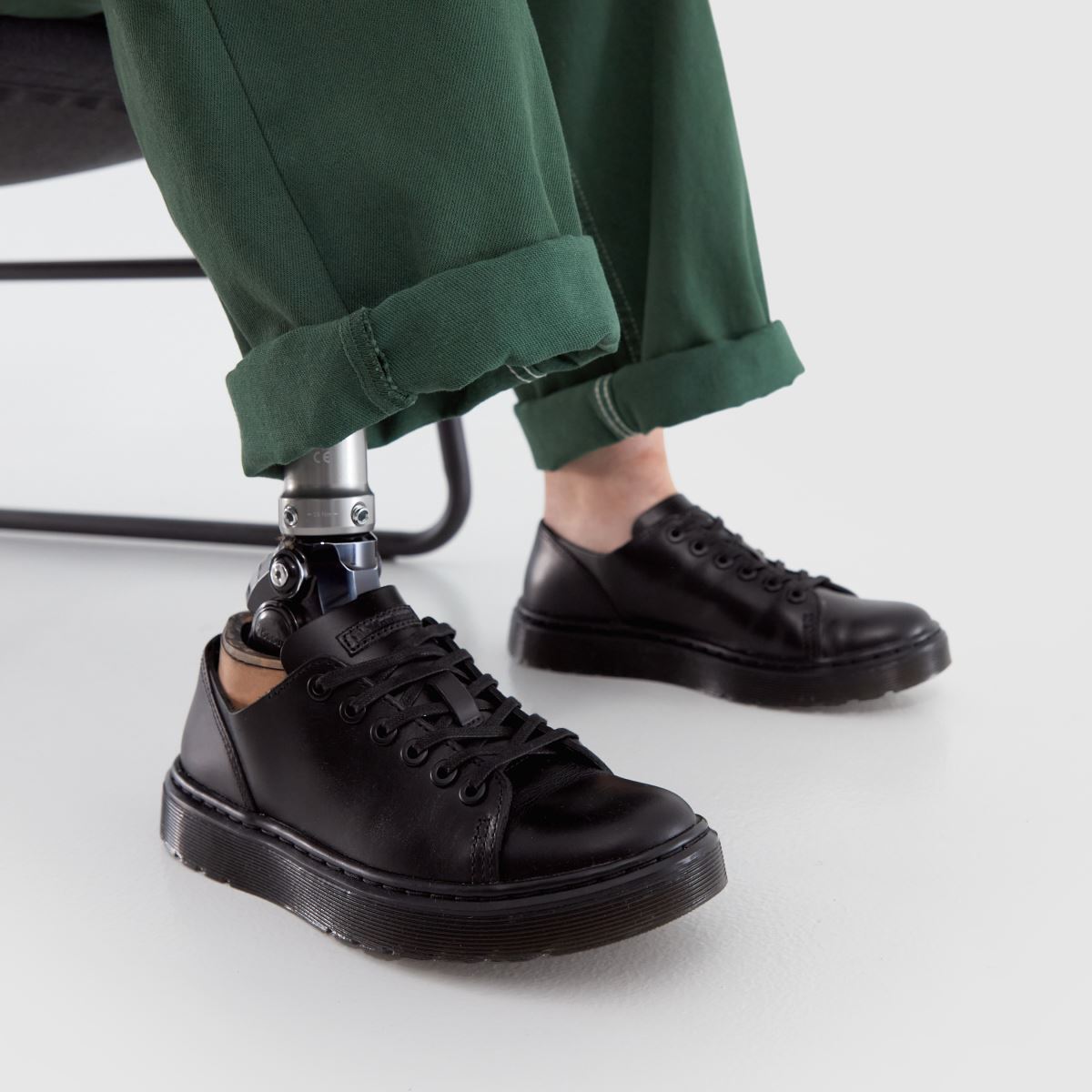 Dr Martens – Dante – Svarta platta skor
