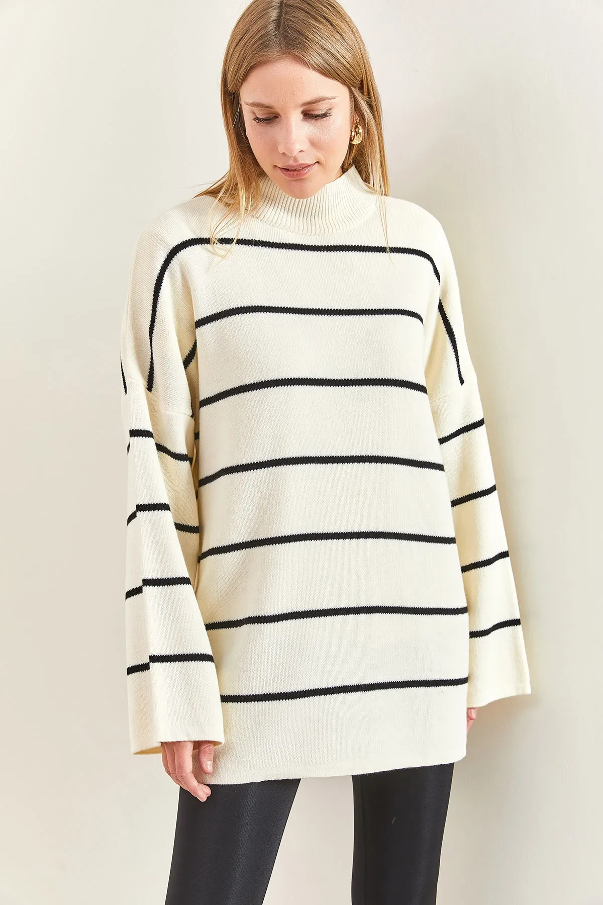 Bianco Lucci  Gestreifter Oversize-Strickpullover für Damen mit Rollkragen