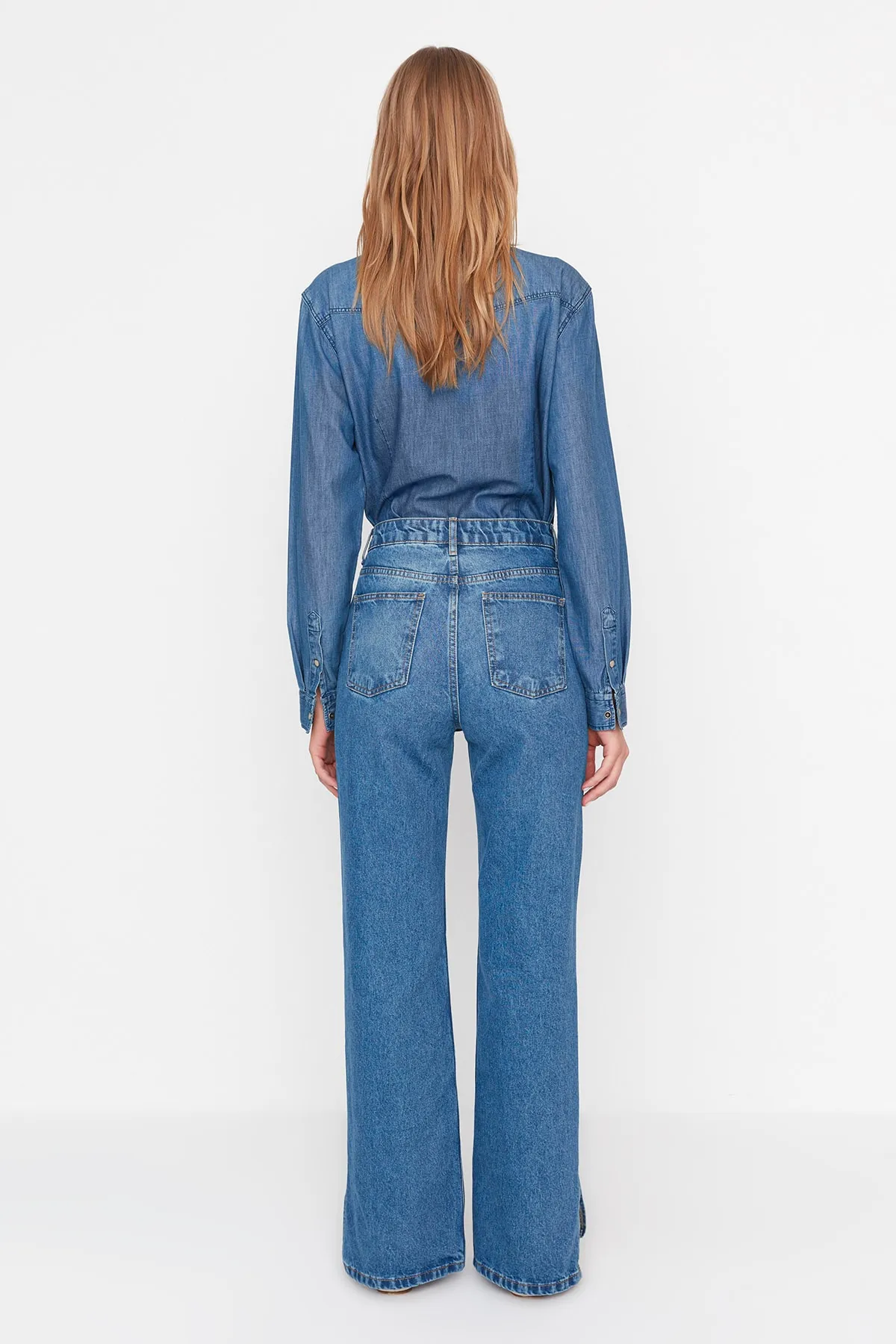 Trendyol Collection  Blaue, nachhaltigere Jeans mit hoher Taille und weitem Bein im 90er-Stil TWOAW23JE00368