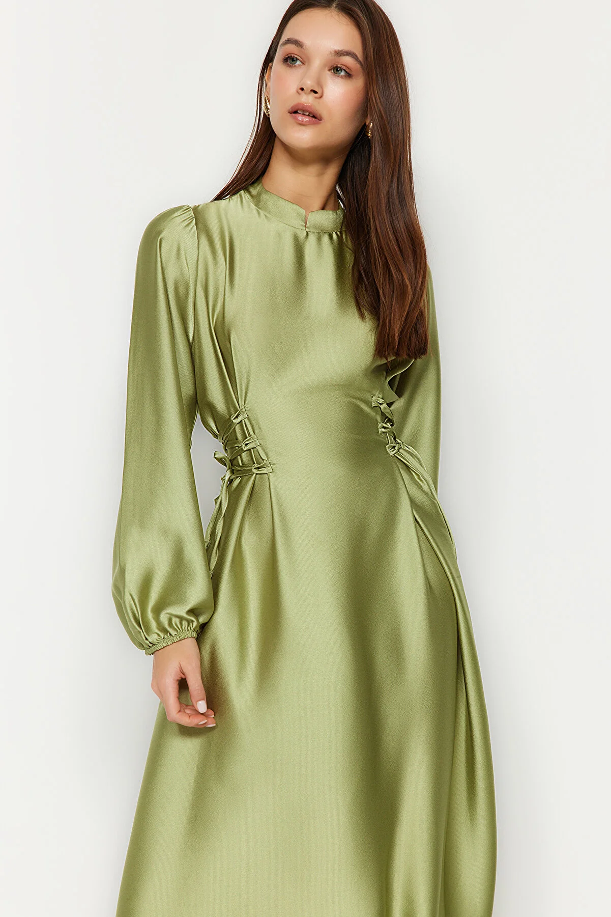 Trendyol Modest  Grünes Satin-Bubble-Gewebe in Leinwandbindung - TCTSS23DB00037